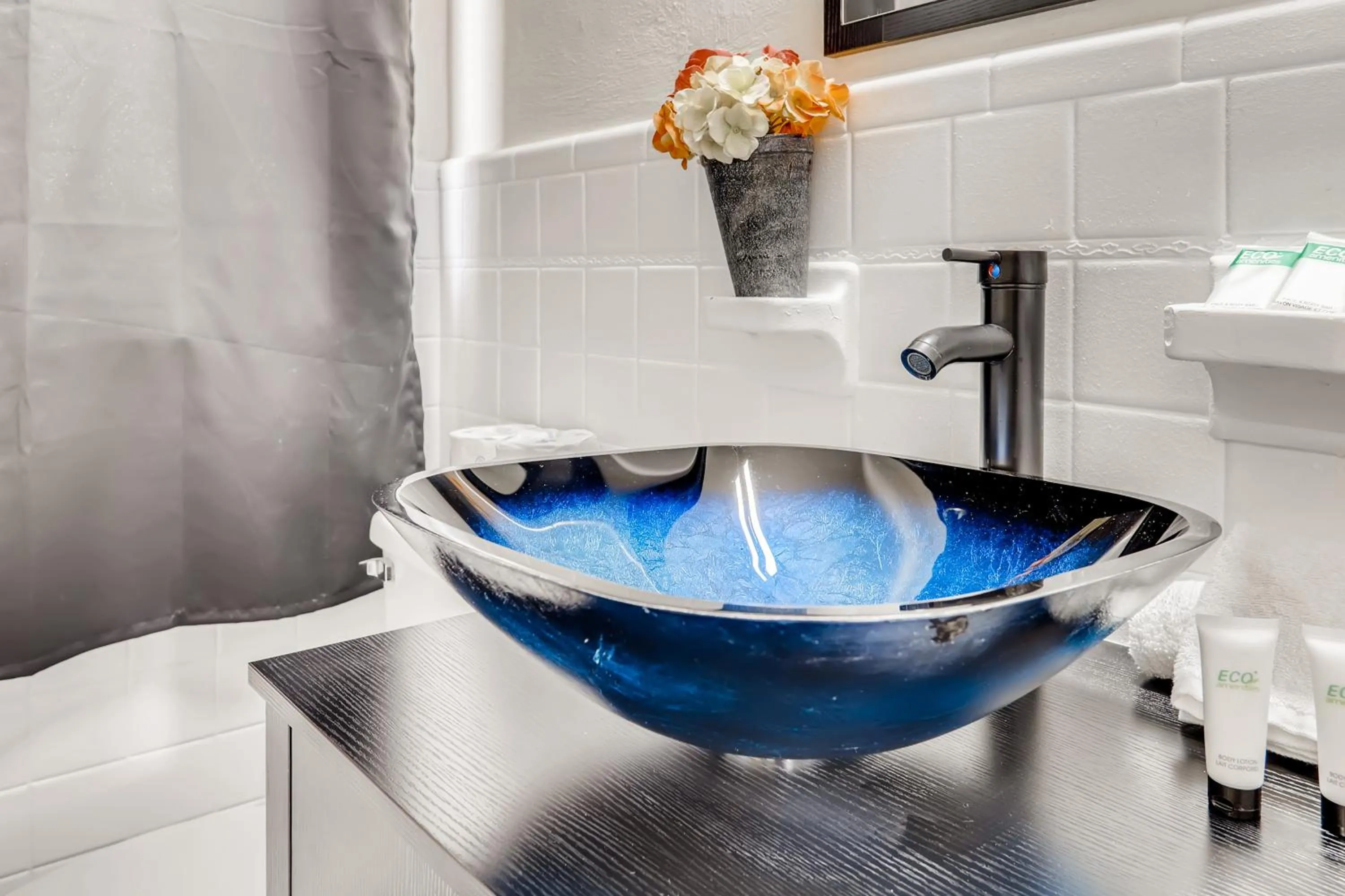 Coral Sands Boutique Lux Studio