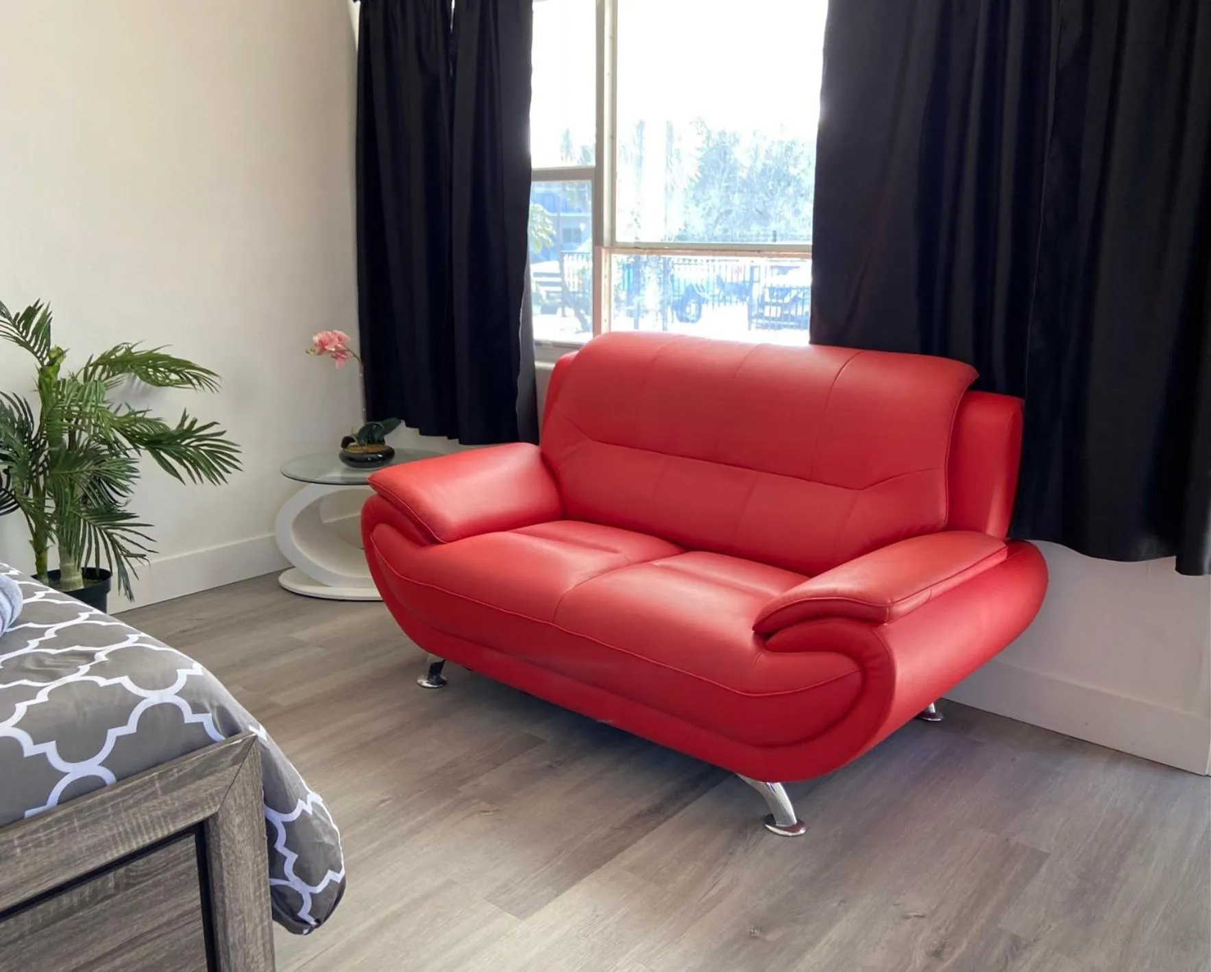 Coral Sands Boutique Lux Studio