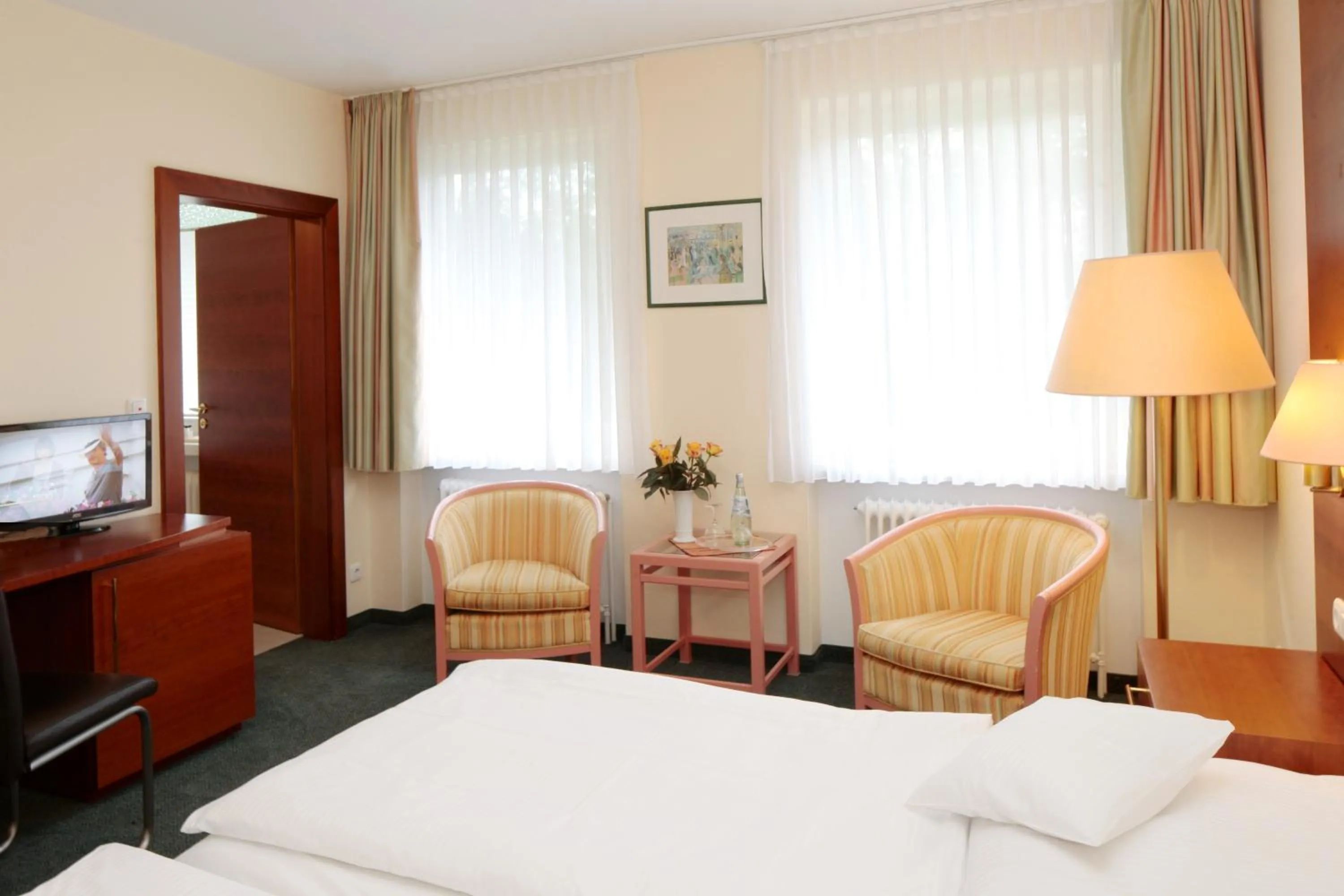 Photo of the whole room, Bed in Ringhotel Fährhaus