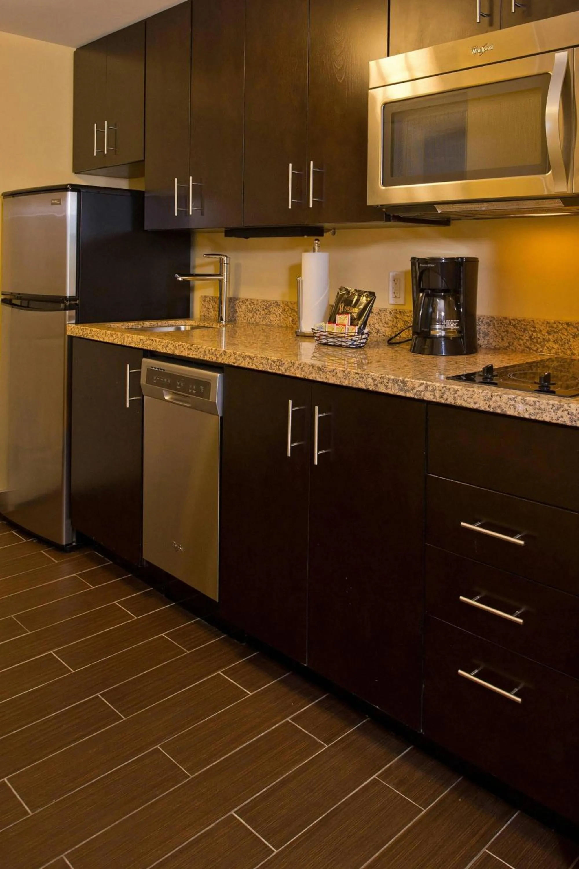 Kitchen or kitchenette in TownePlace Suites by Marriott Thunder Bay