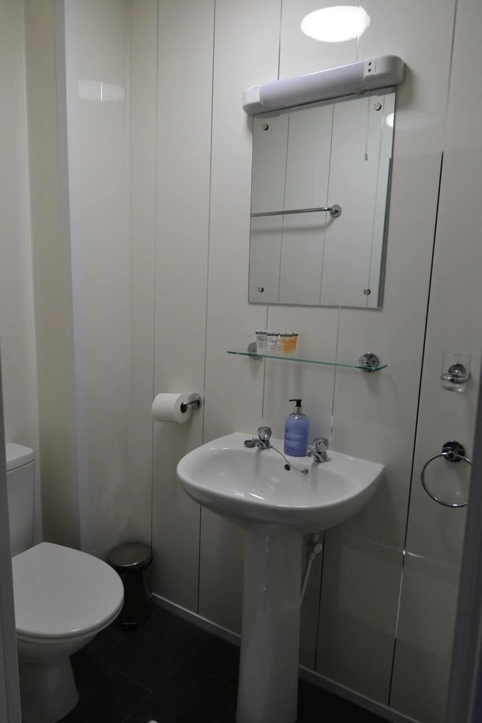 Bathroom in Hotel 33