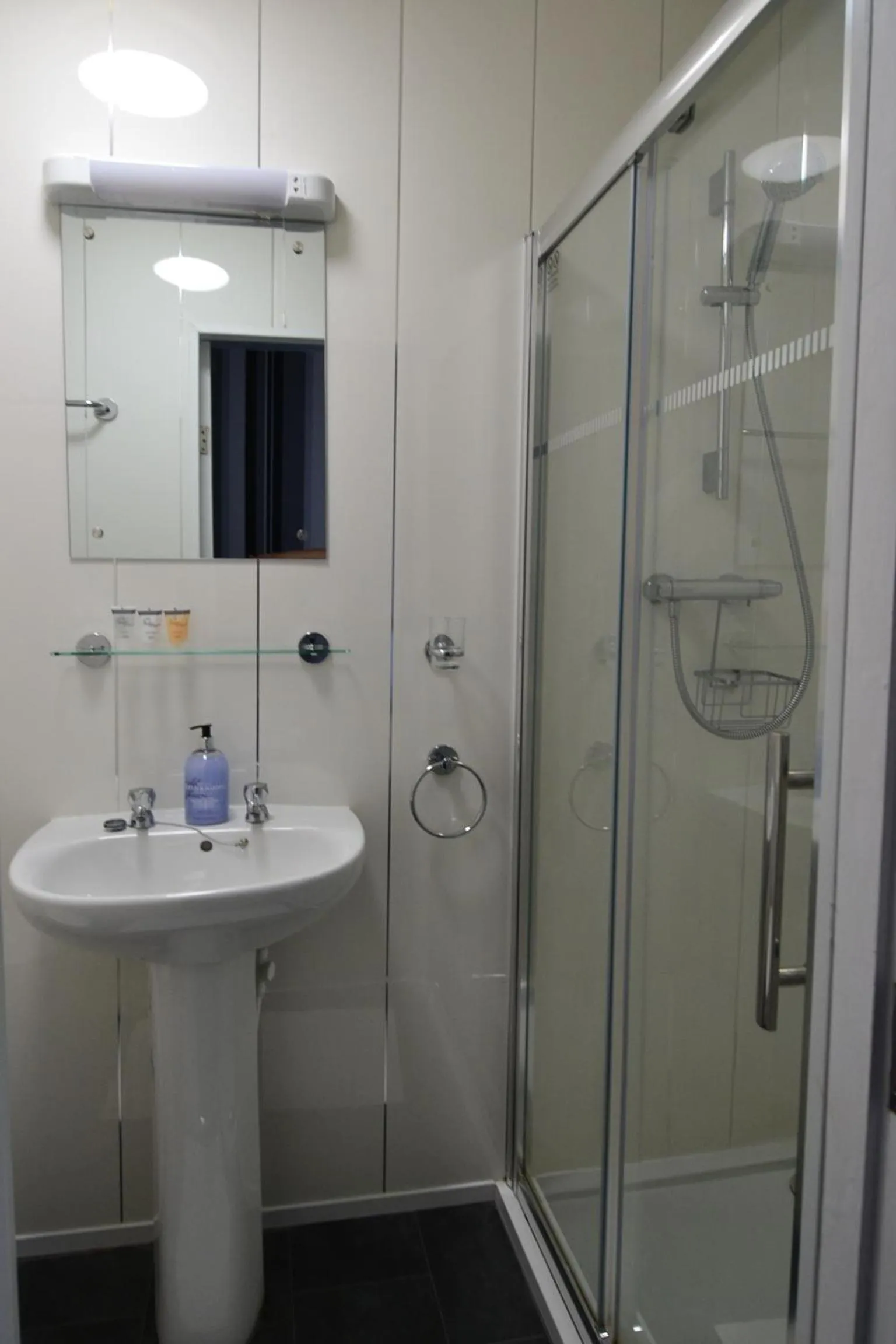 Bathroom in Hotel 33