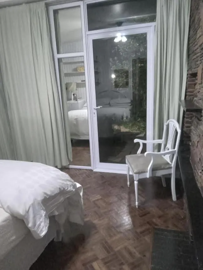 Bed in Emerald Guest House Springs