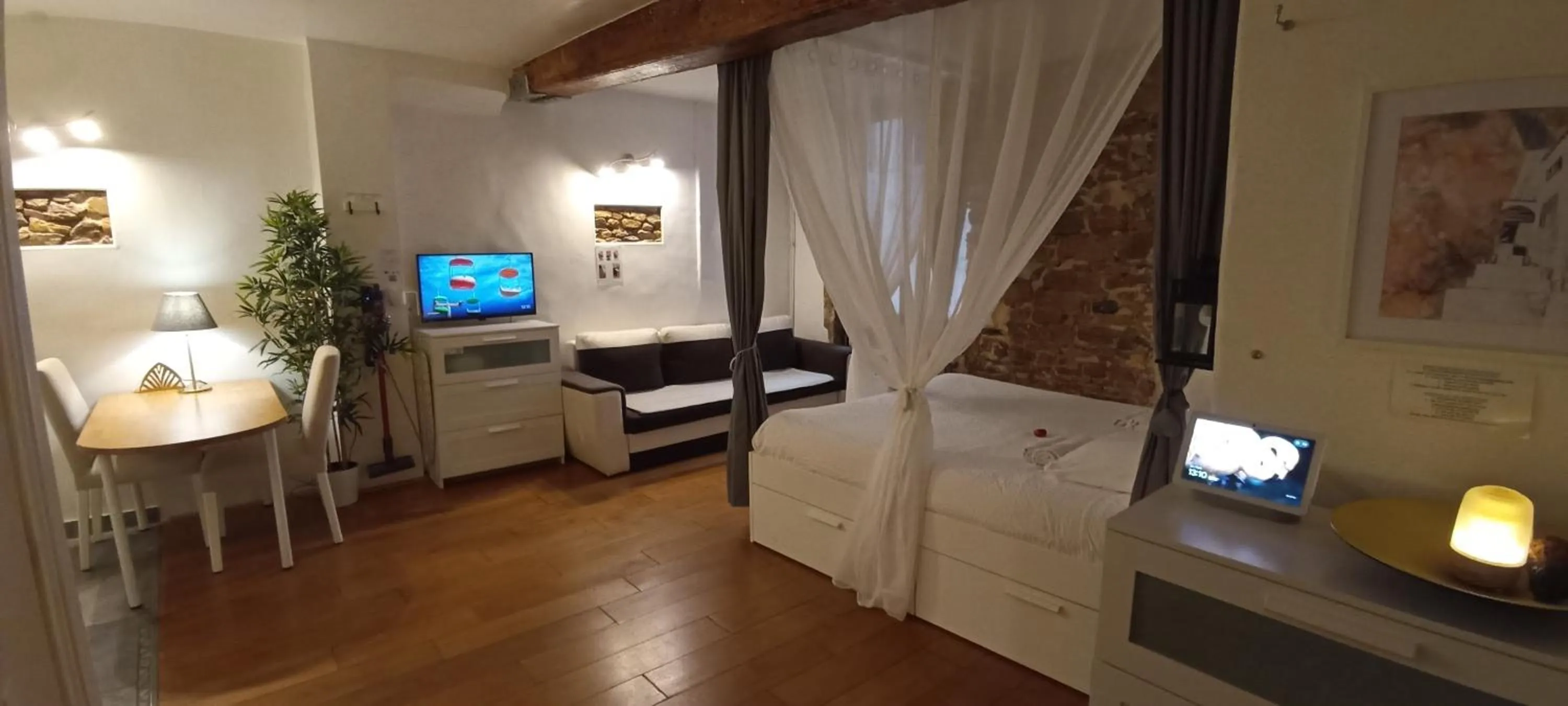 Bed in La Loge Du Vieux Lyon