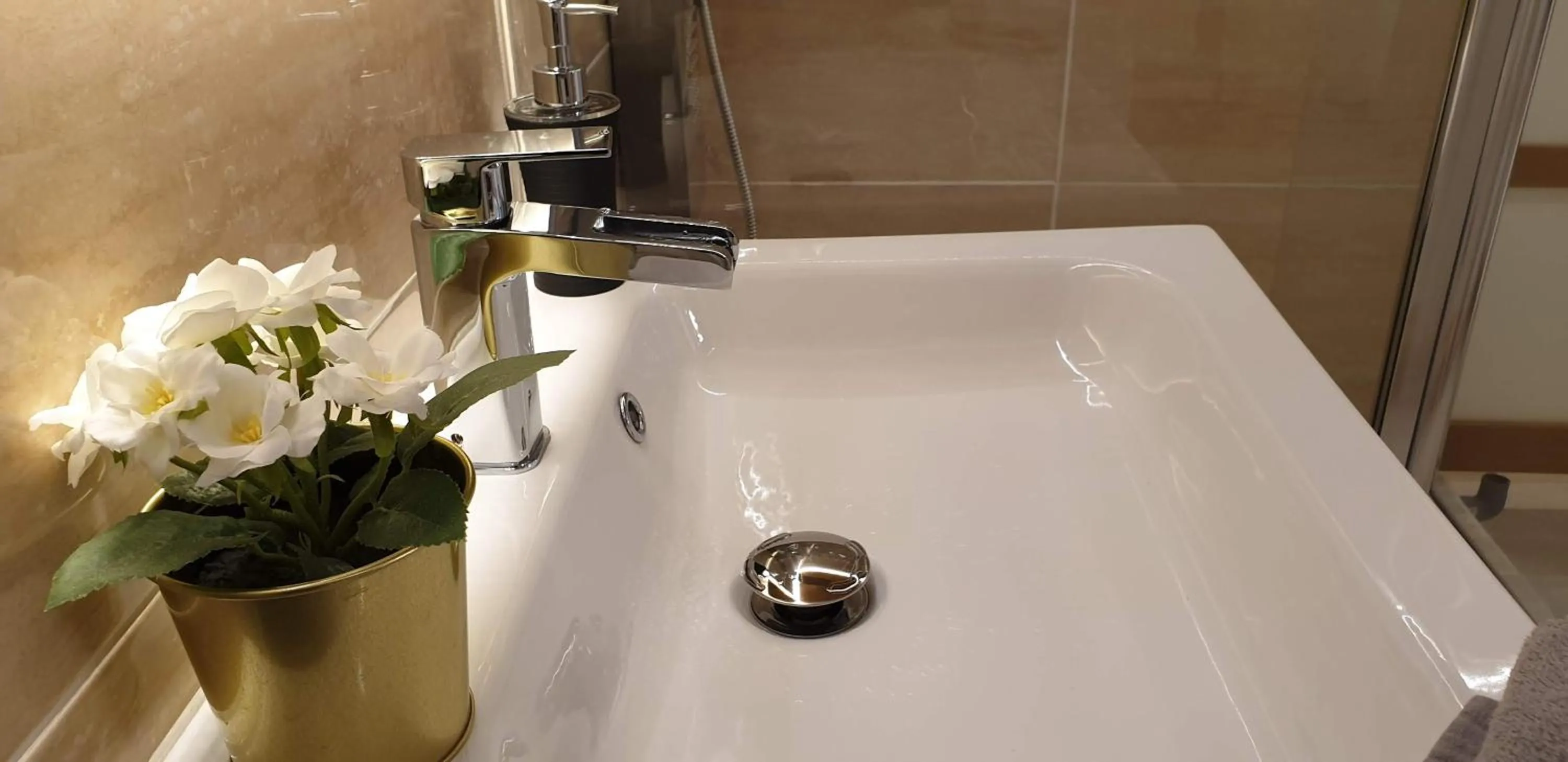 Bathroom in La Loge Du Vieux Lyon