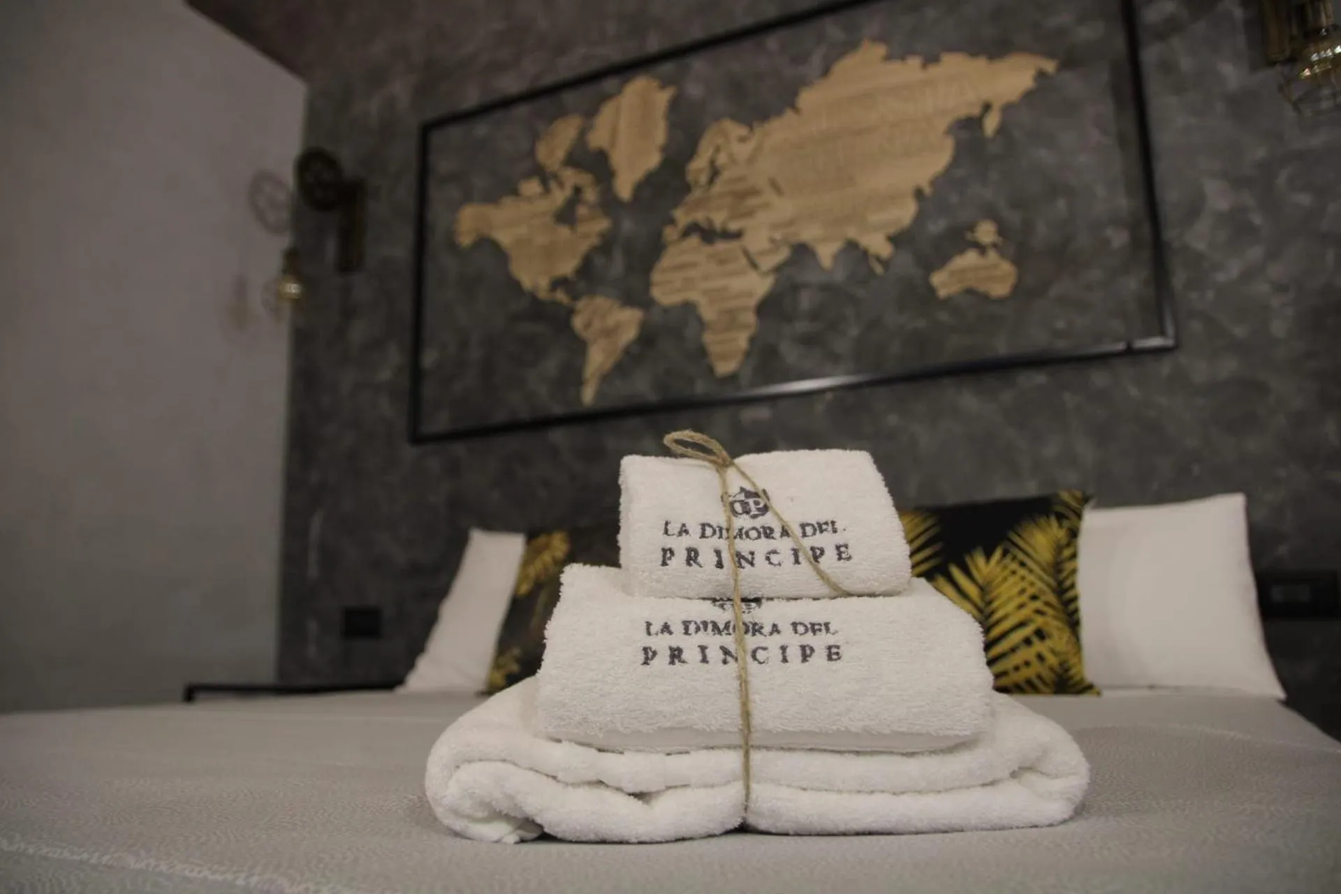 Logo/Certificate/Sign, Bed in La Dimora del Principe-Piano terra