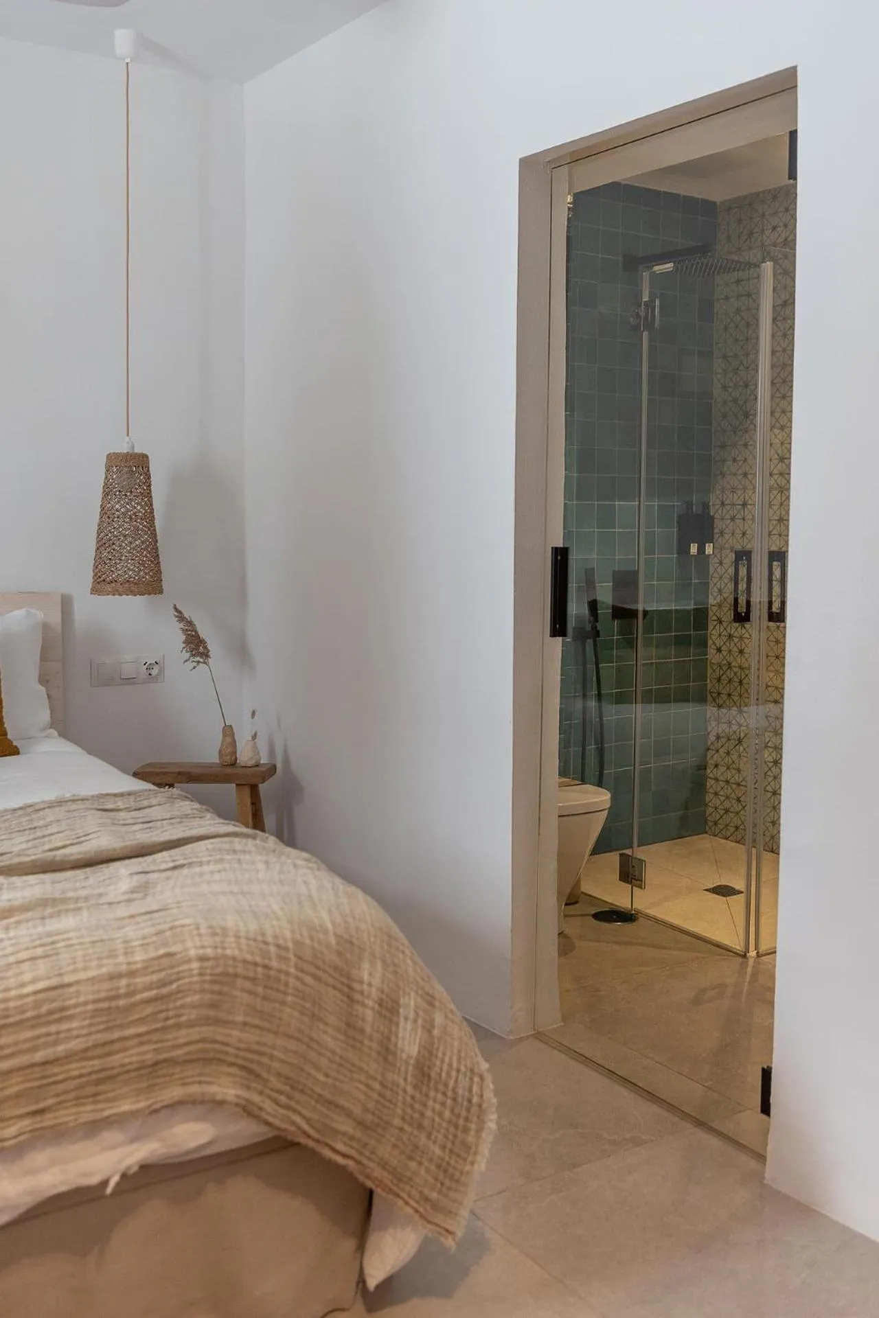 Shower, Bed in Manzanilla - Hospedería Boutique by La Judería De Vejer- ADULTS ONLY