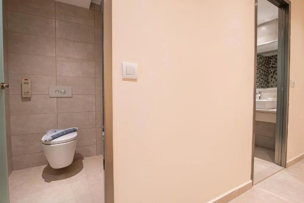 Toilet in CHRISTA APARTMENTS