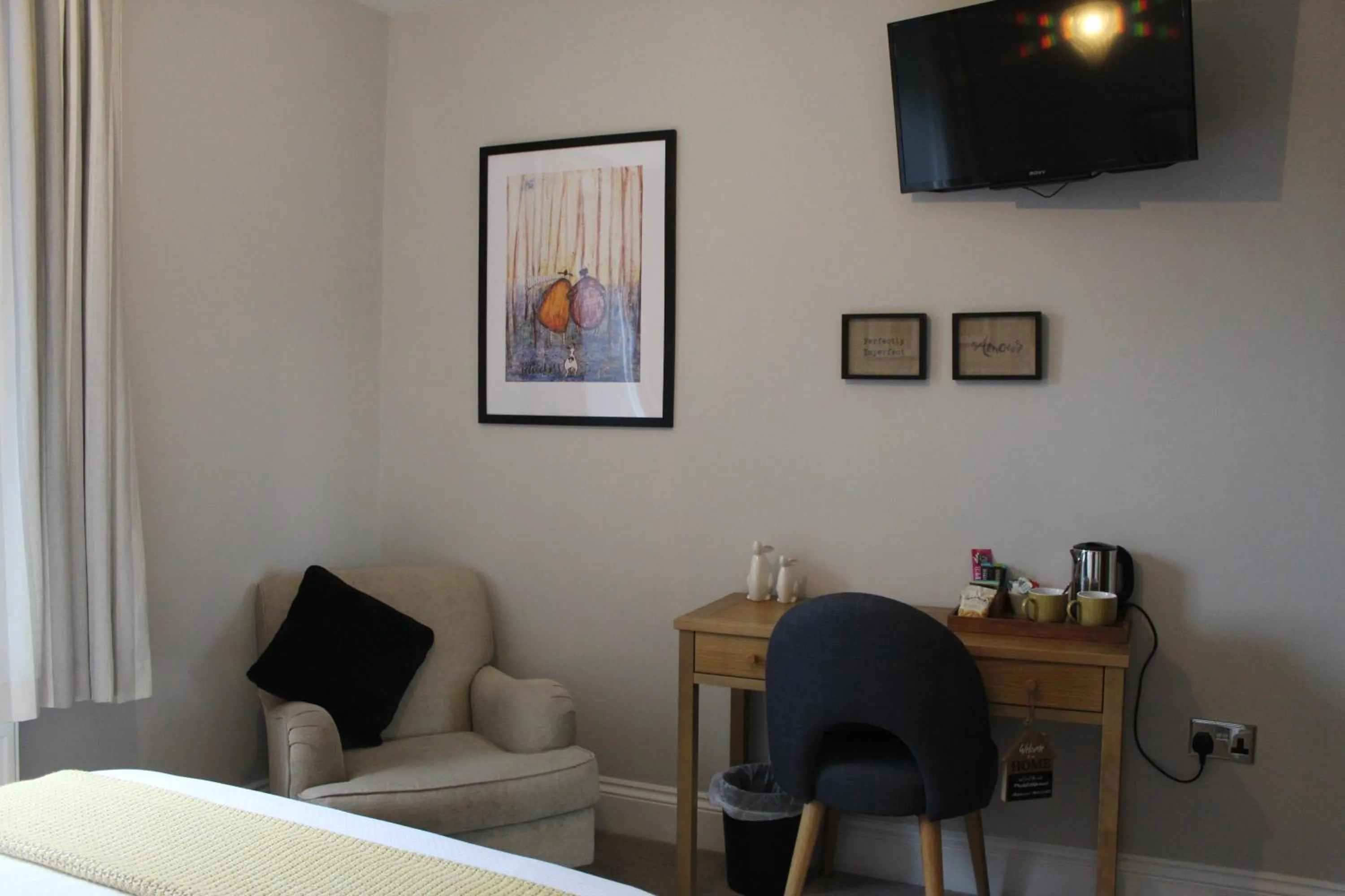 Bedroom, Bed in The Hill B&B