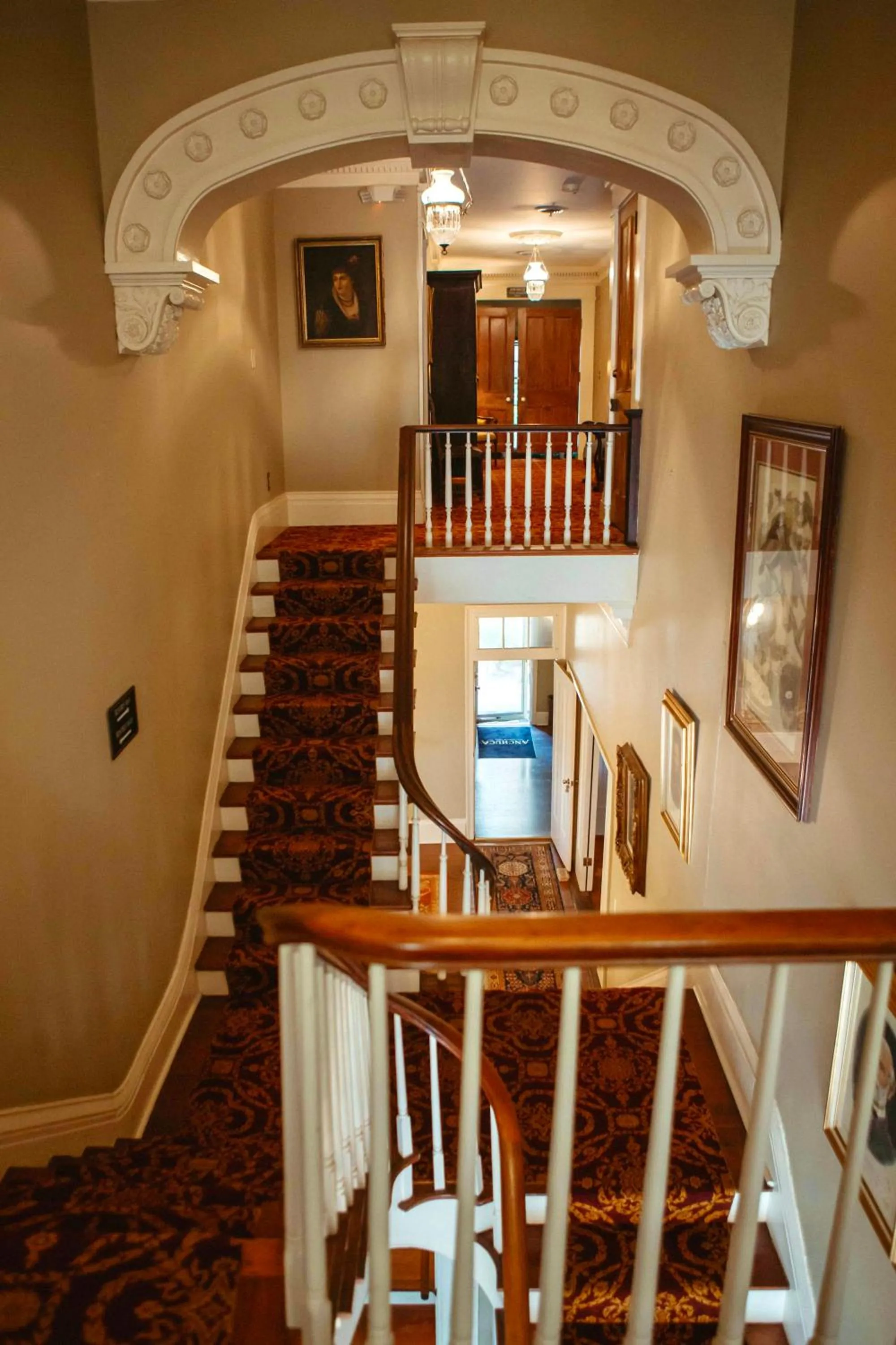 Facade/entrance in Anchuca Historic Mansion & Inn