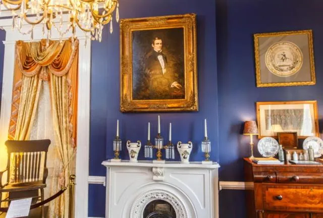 Anchuca Historic Mansion & Inn