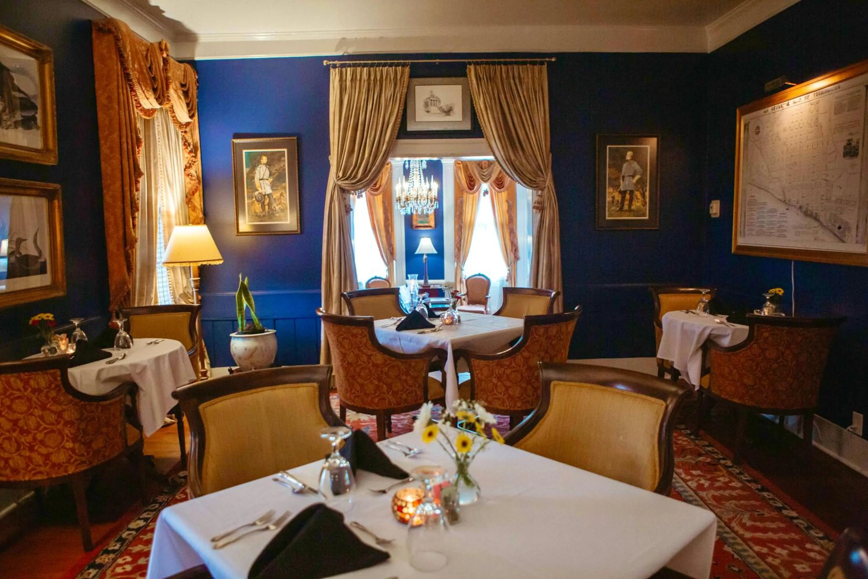 Restaurant/places to eat in Anchuca Historic Mansion & Inn