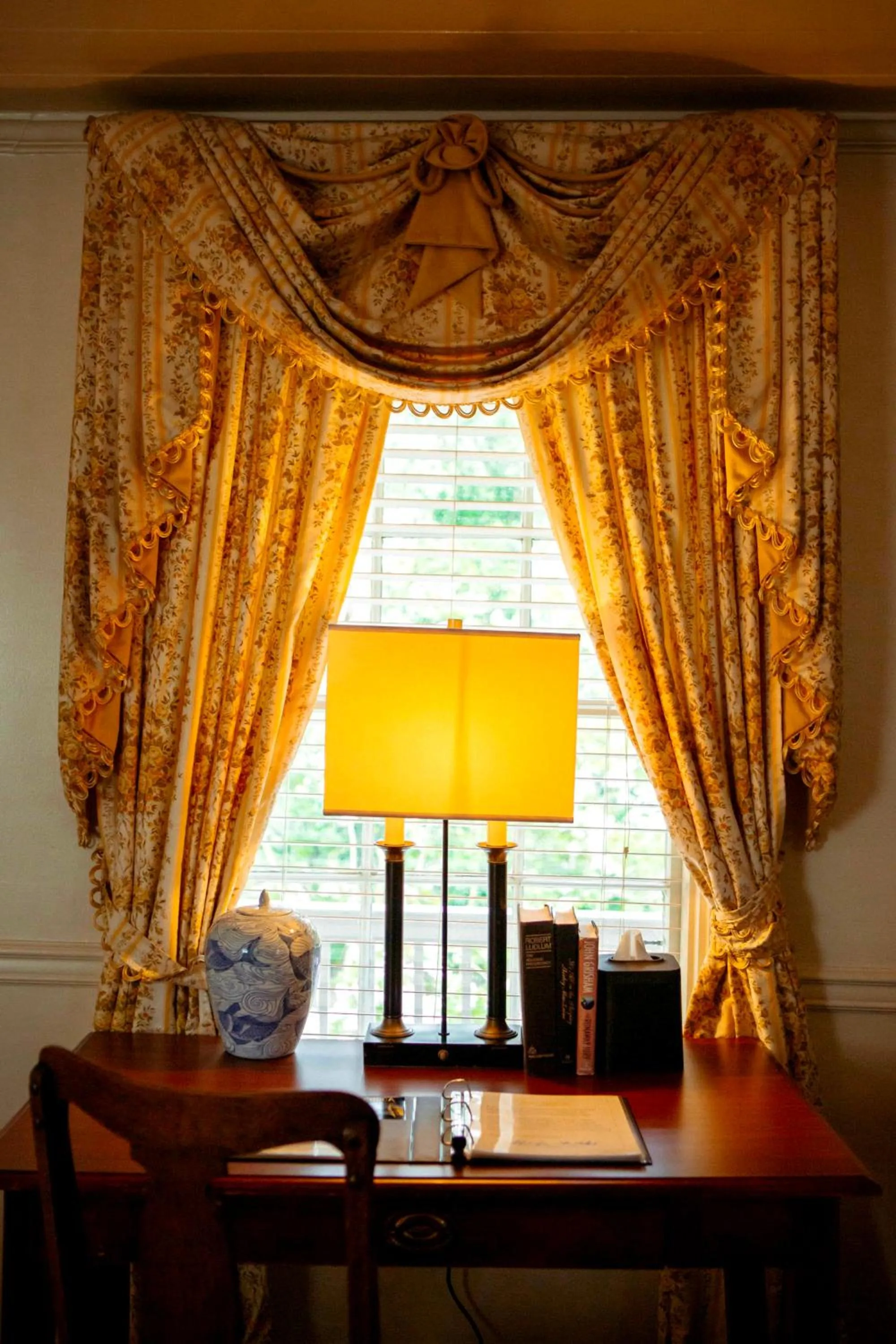 Anchuca Historic Mansion & Inn