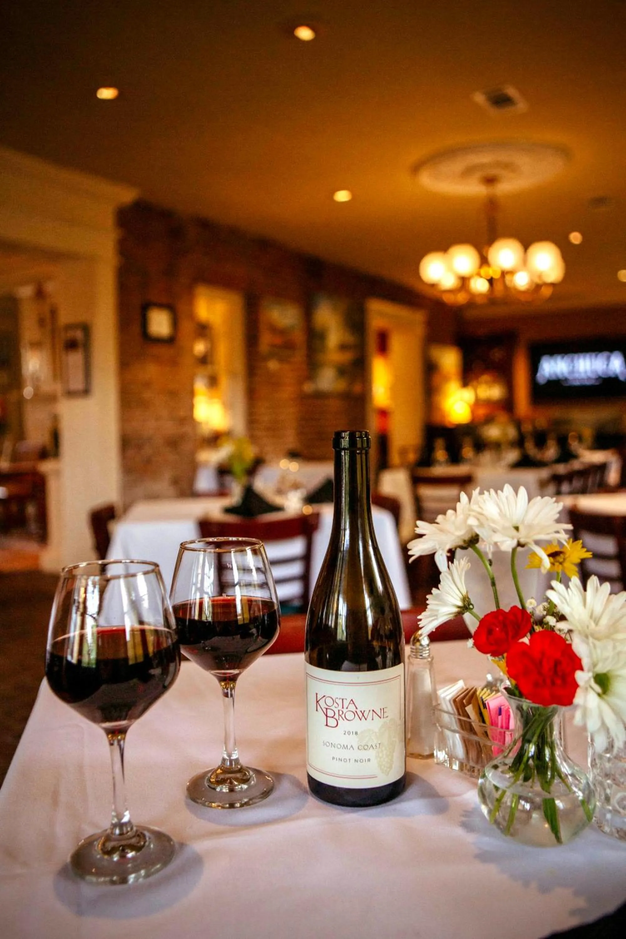 Restaurant/places to eat in Anchuca Historic Mansion & Inn