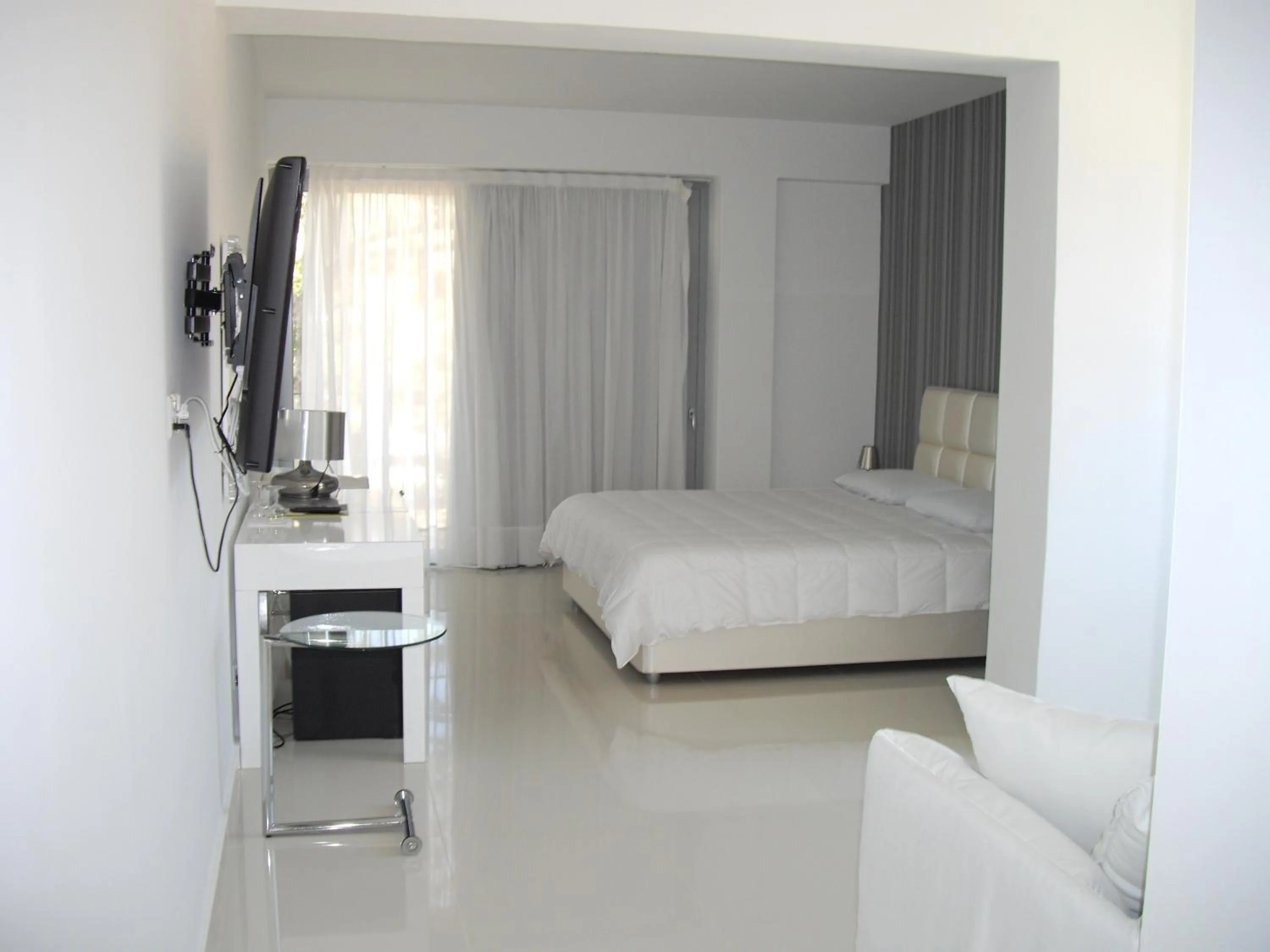 Bedroom, Bed in Crystal Hotel