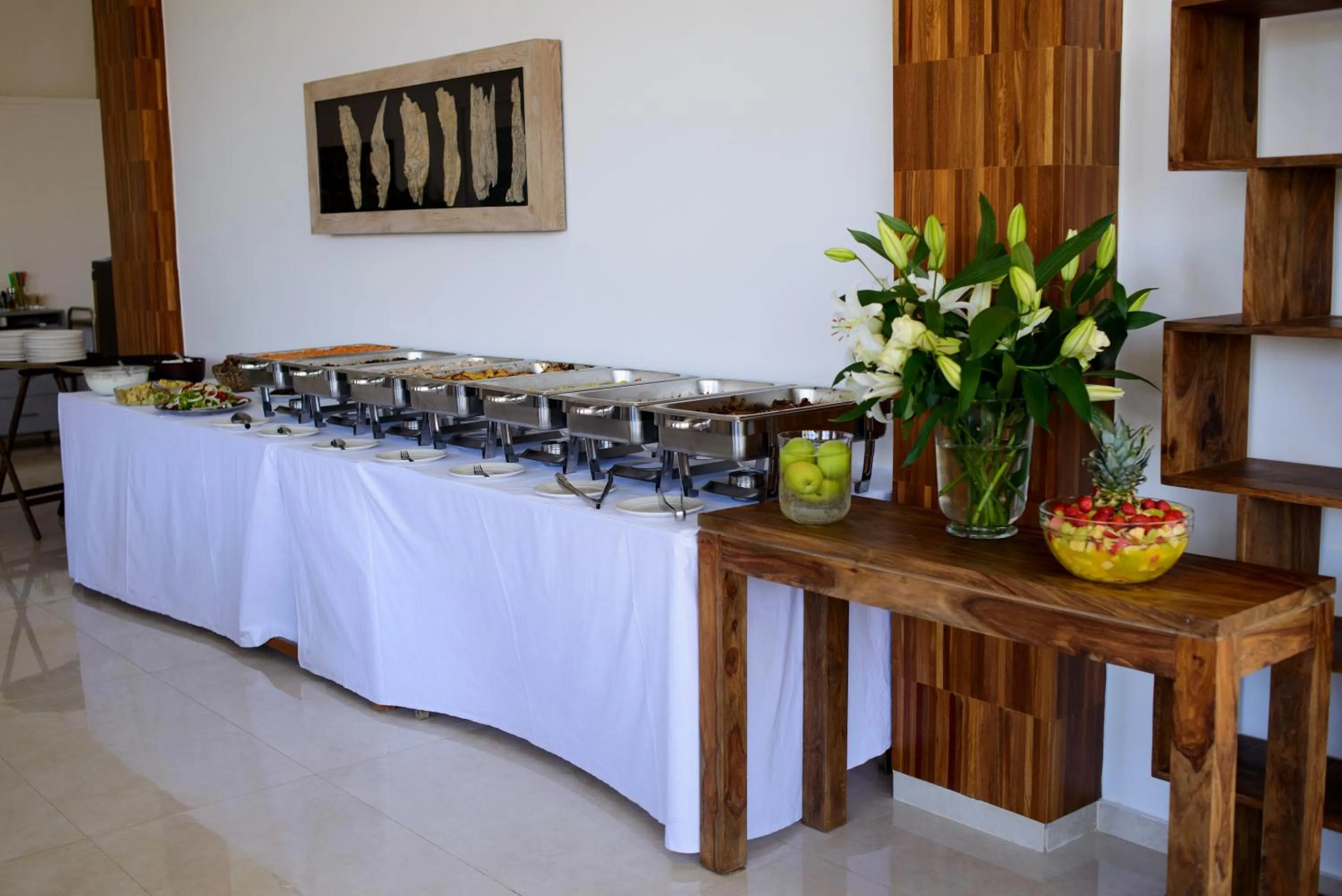 Restaurant/places to eat in Crystal Hotel