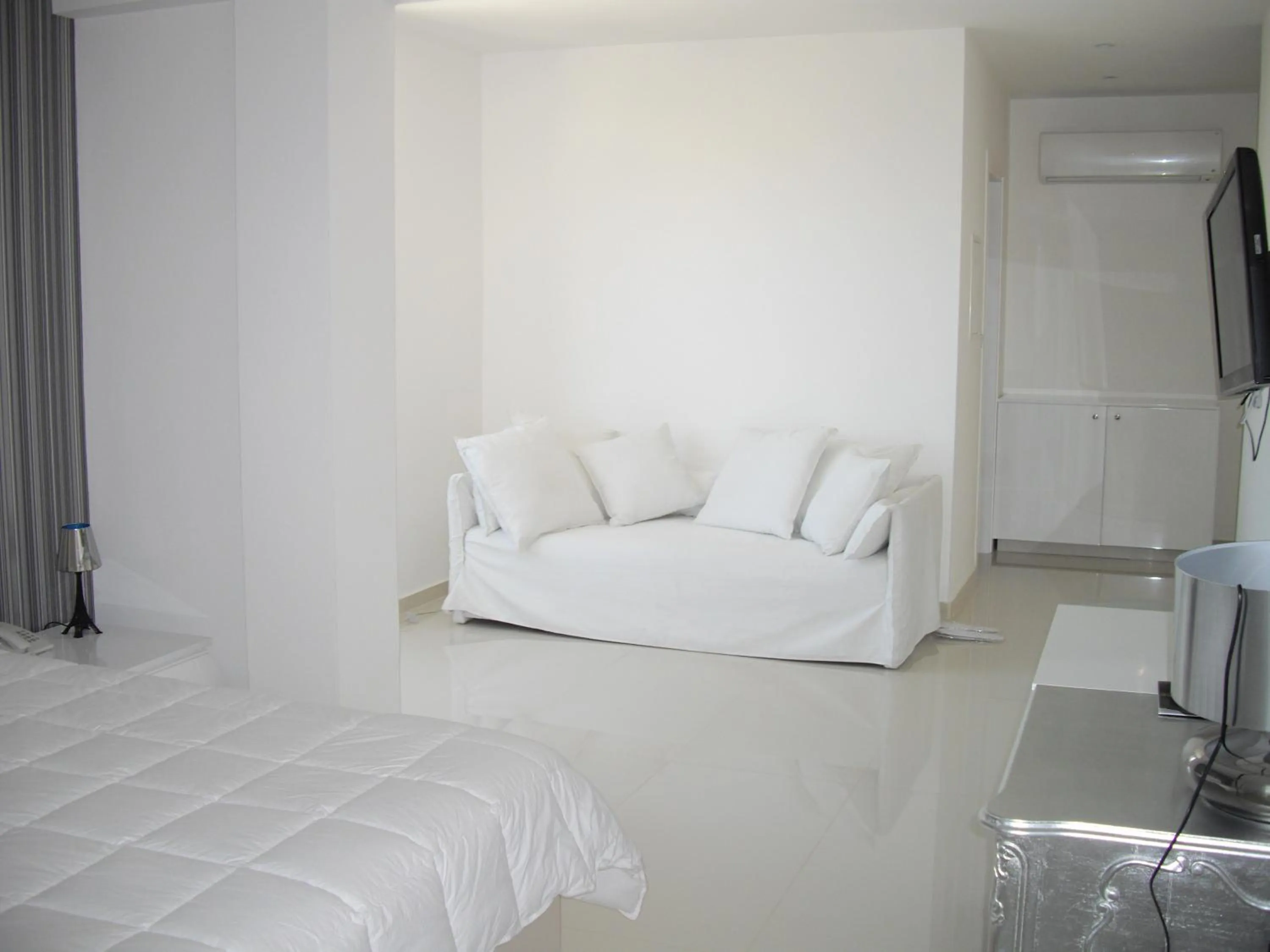 Photo of the whole room, Bed in Crystal Hotel