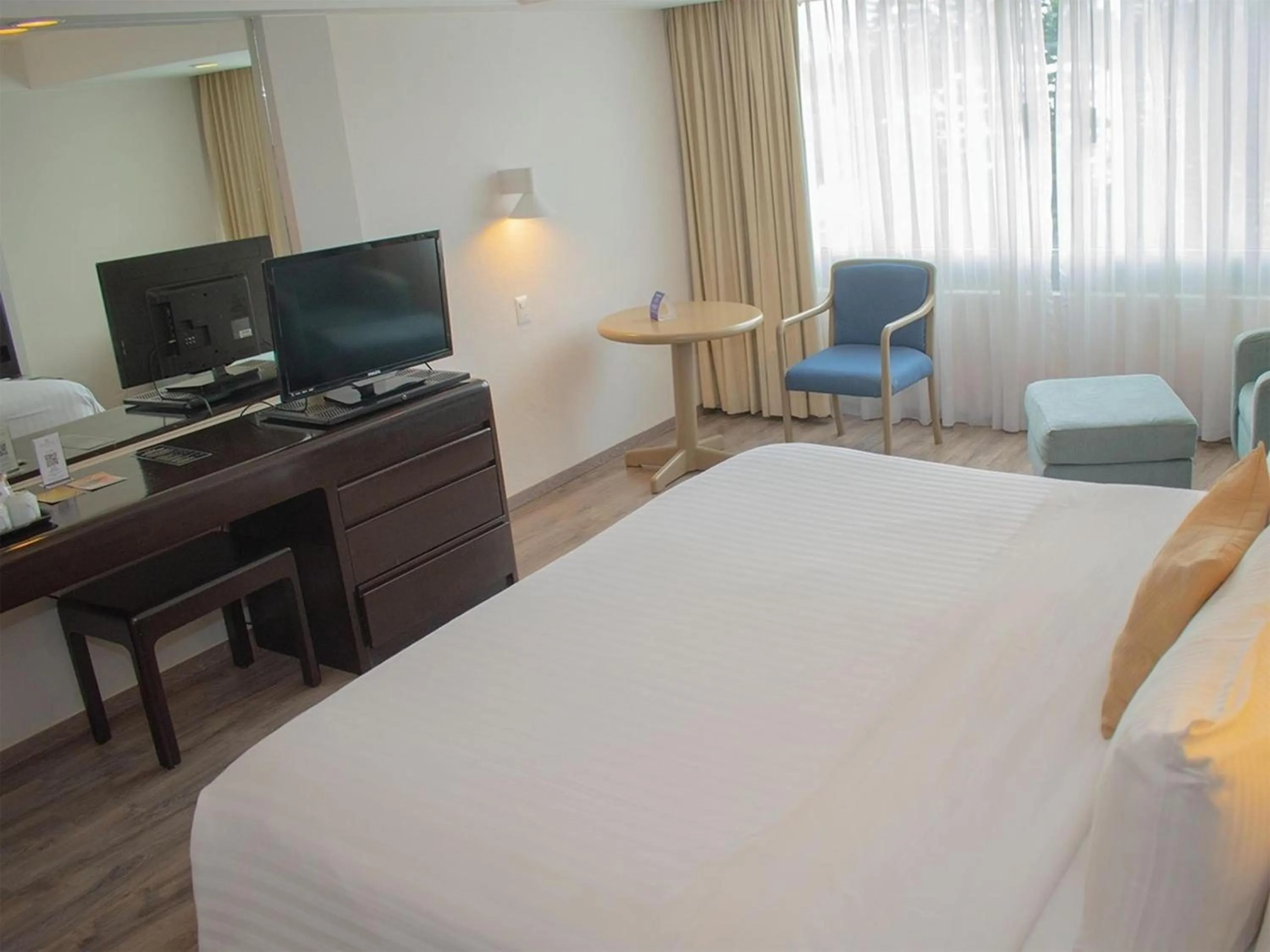 Bedroom, Bed in Grand Cantalagua Hotel Morelia, BW Signature Collection