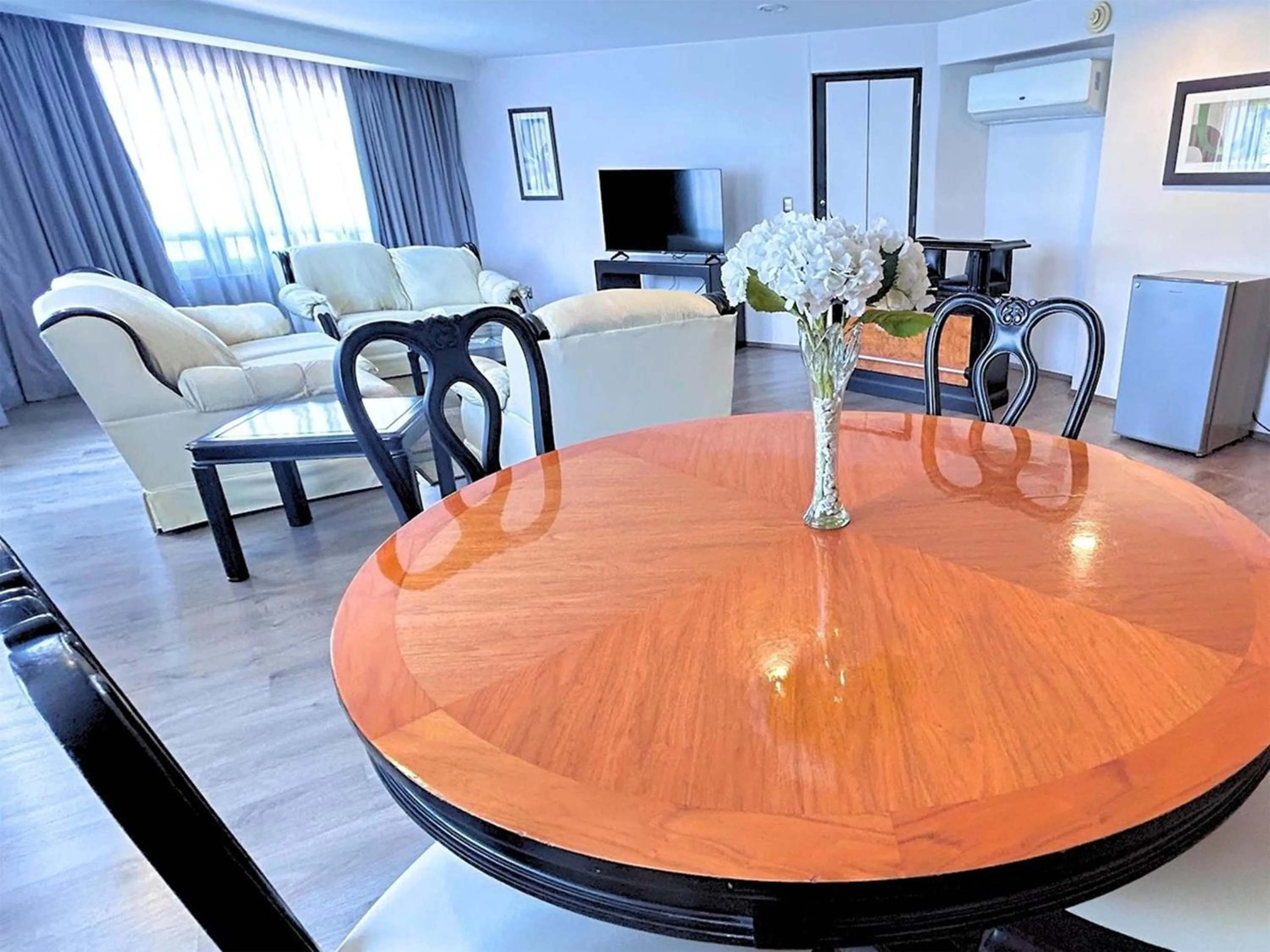 Photo of the whole room in Grand Cantalagua Hotel Morelia, BW Signature Collection