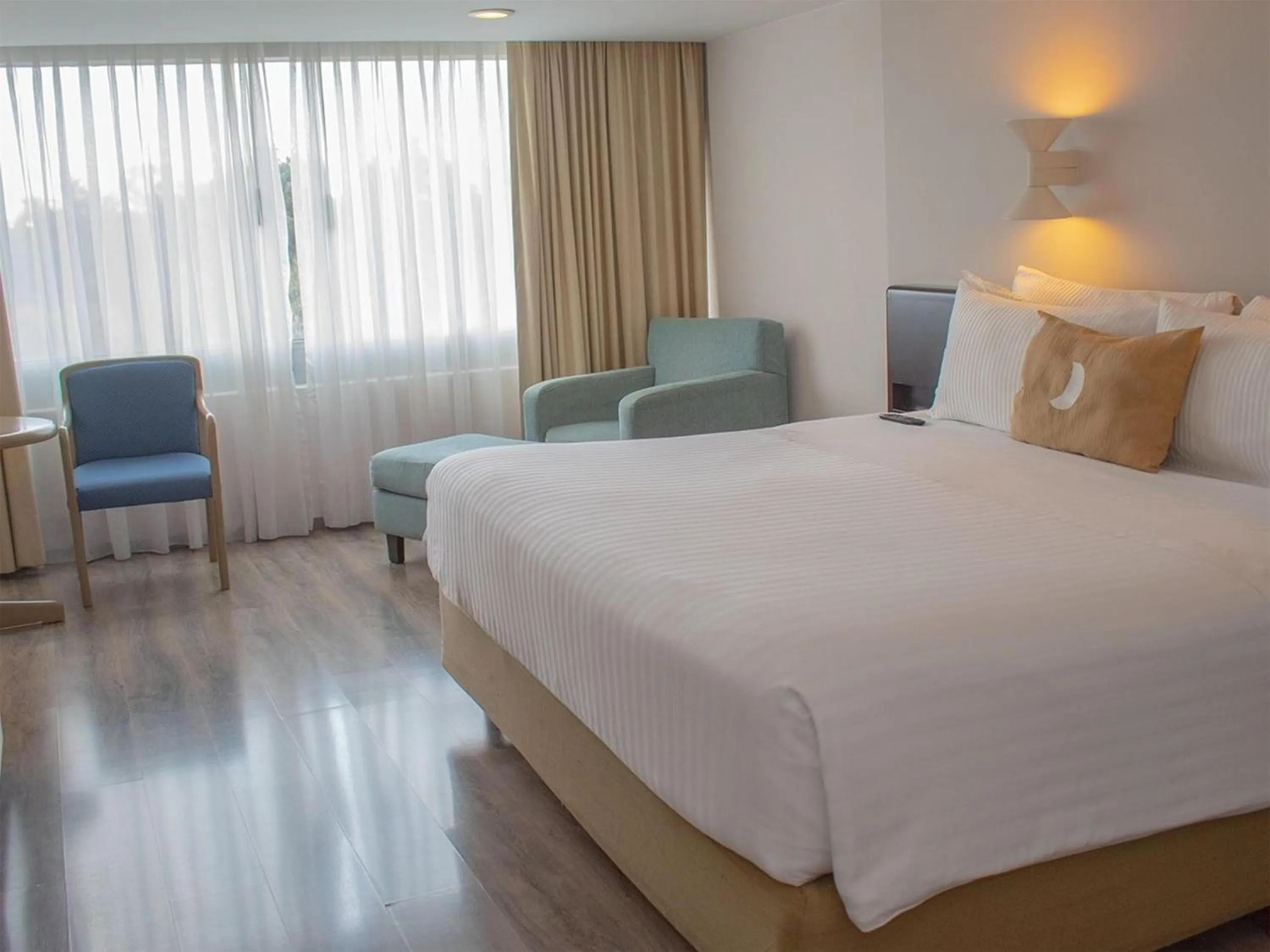 Bedroom, Bed in Grand Cantalagua Hotel Morelia, BW Signature Collection