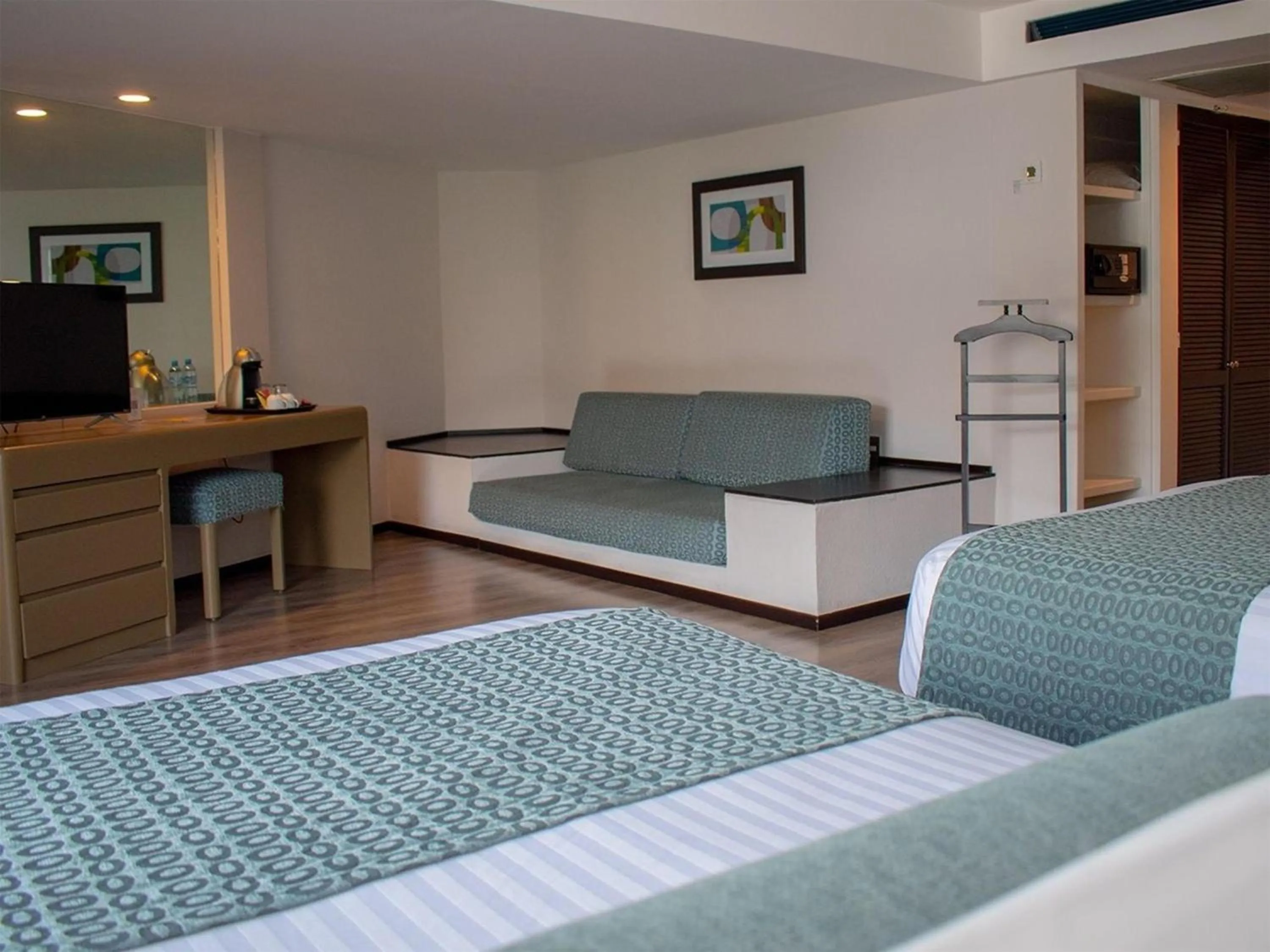 Photo of the whole room, Bed in Grand Cantalagua Hotel Morelia, BW Signature Collection