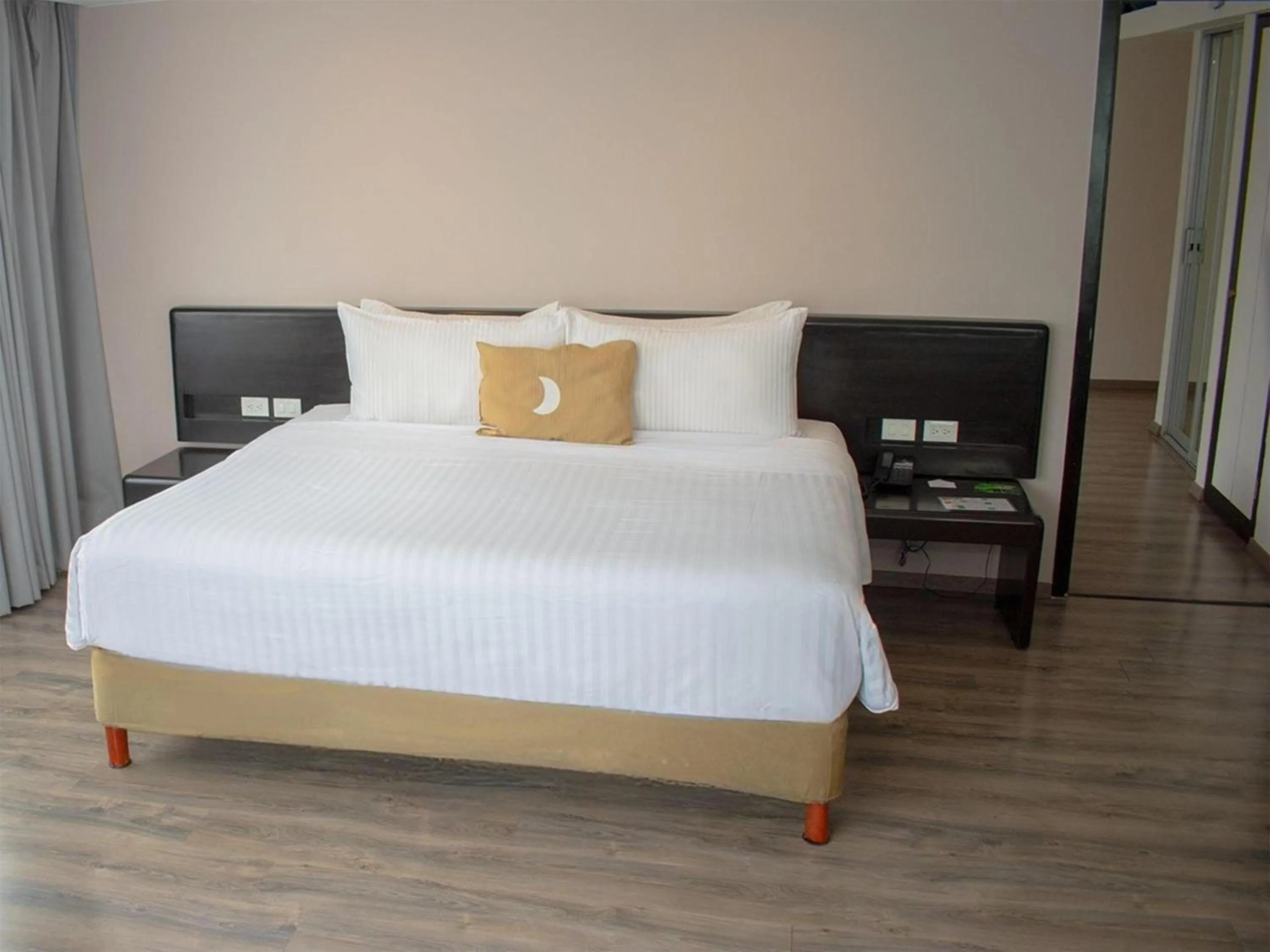 Photo of the whole room, Bed in Grand Cantalagua Hotel Morelia, BW Signature Collection