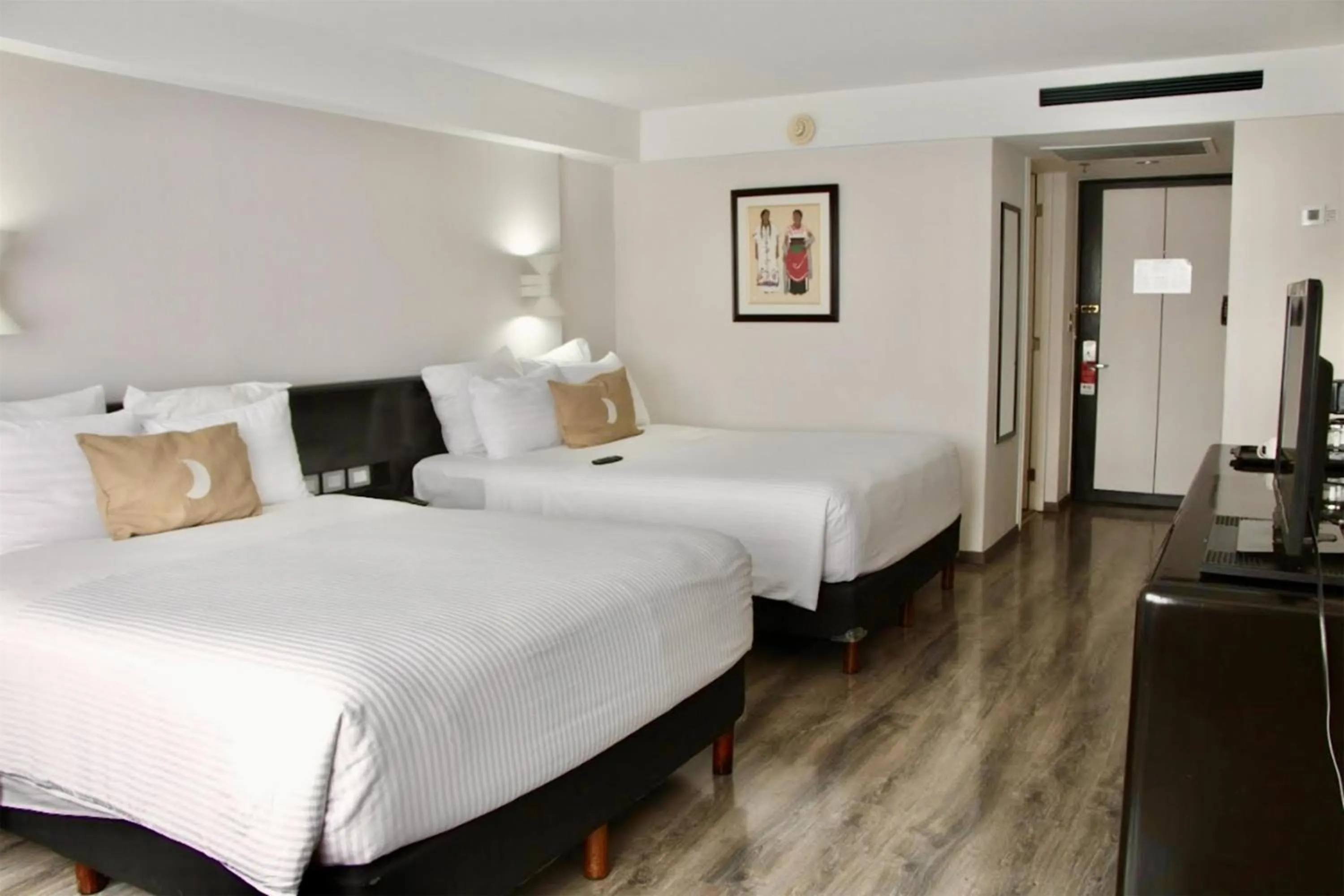 Bedroom, Bed in Grand Cantalagua Hotel Morelia, BW Signature Collection