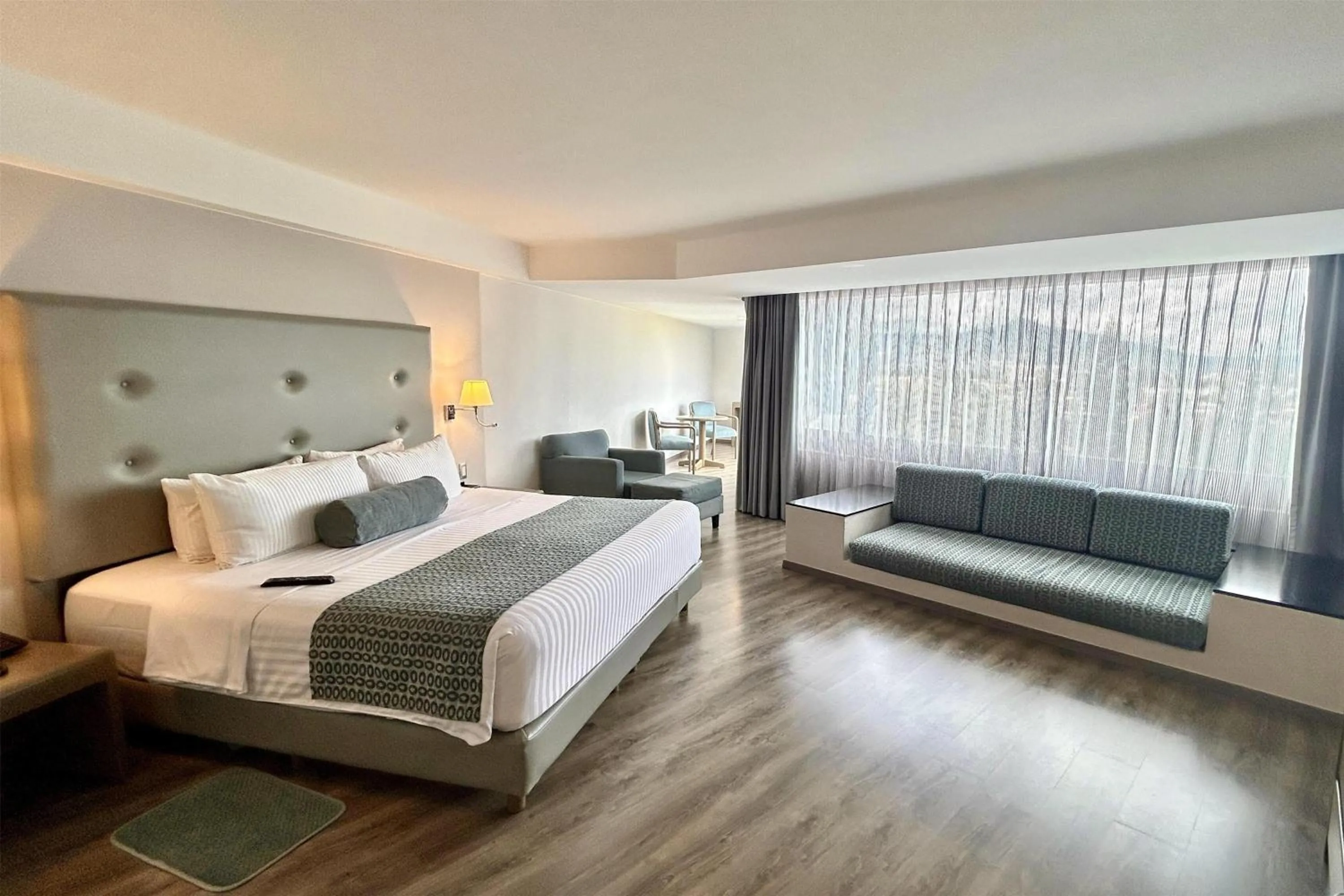 Photo of the whole room, Bed in Grand Cantalagua Hotel Morelia, BW Signature Collection