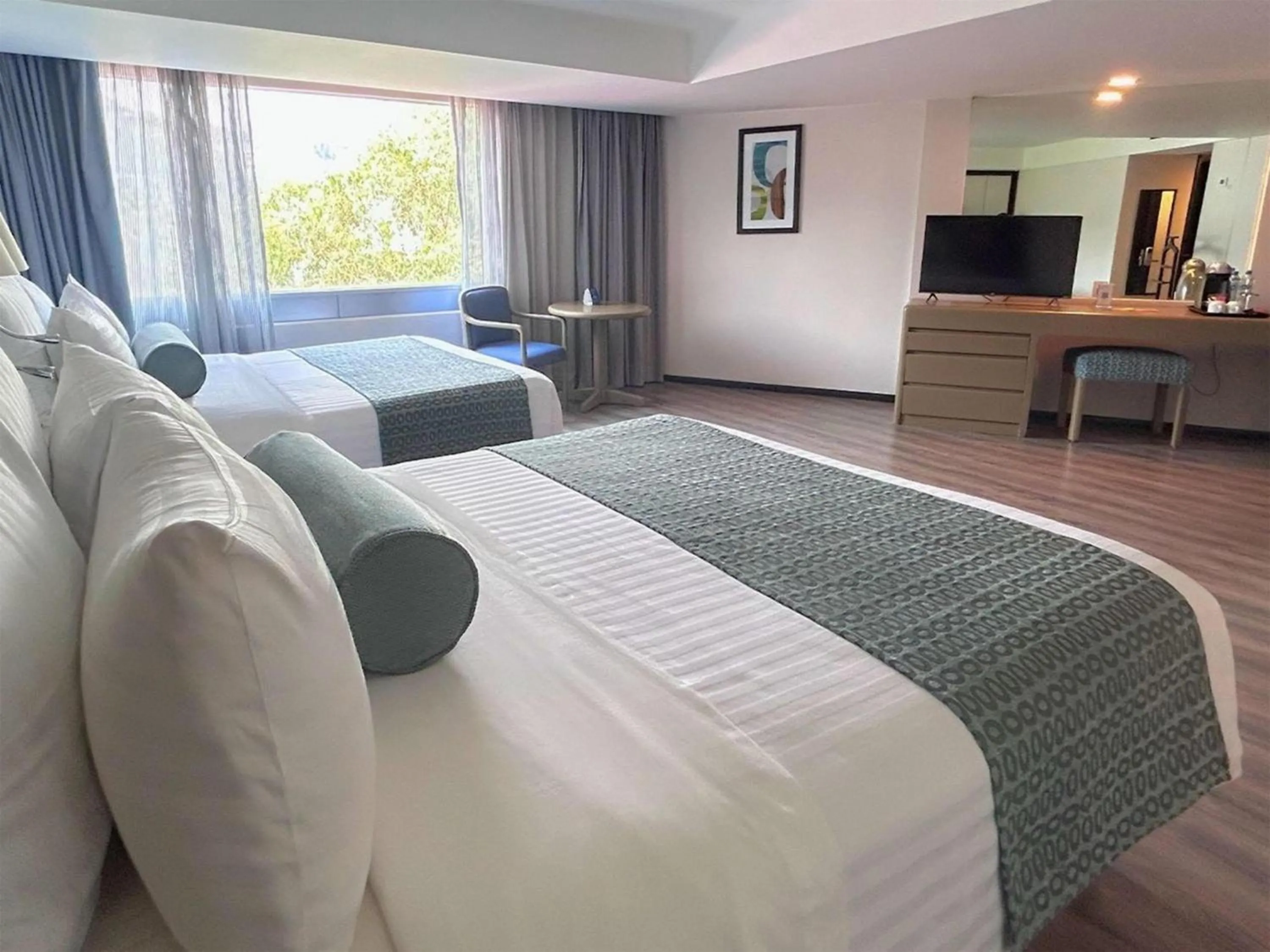 Photo of the whole room, Bed in Grand Cantalagua Hotel Morelia, BW Signature Collection