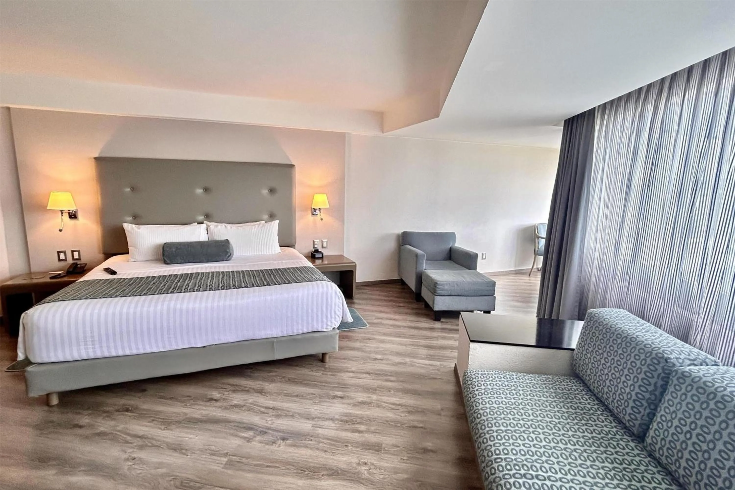 Photo of the whole room, Bed in Grand Cantalagua Hotel Morelia, BW Signature Collection