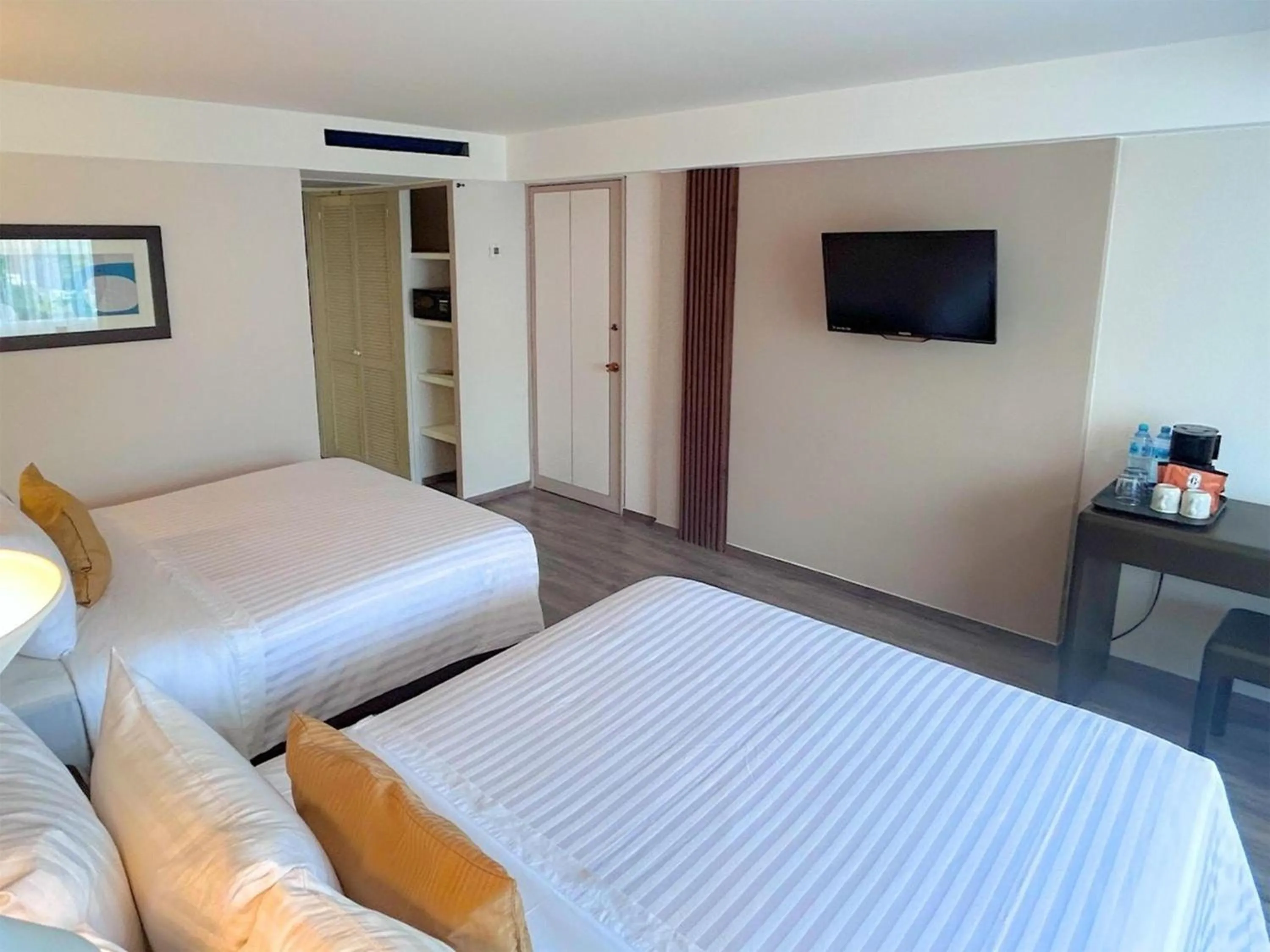 Bedroom, Bed in Grand Cantalagua Hotel Morelia, BW Signature Collection