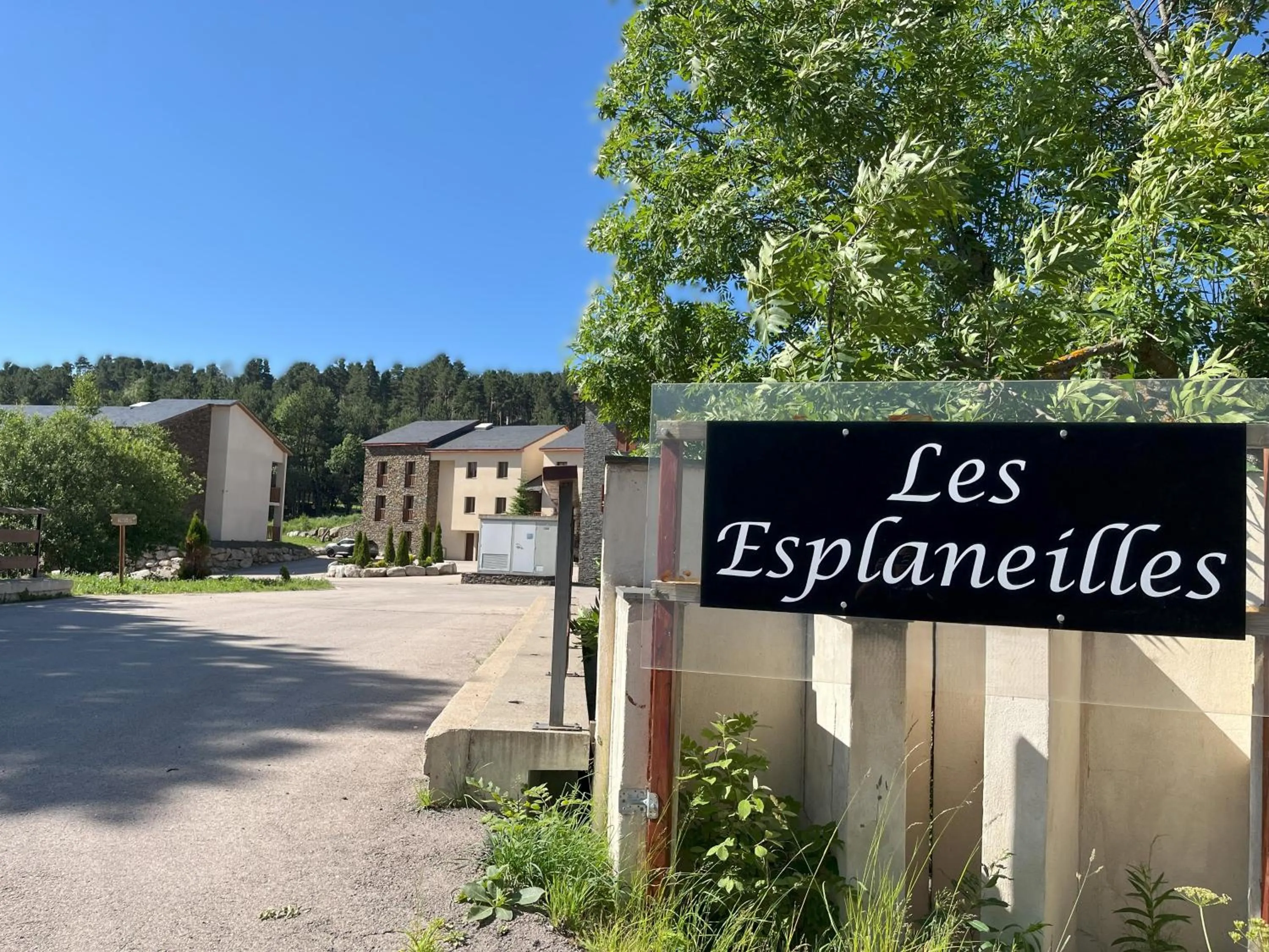 Property building in Résidence Les Esplaneilles