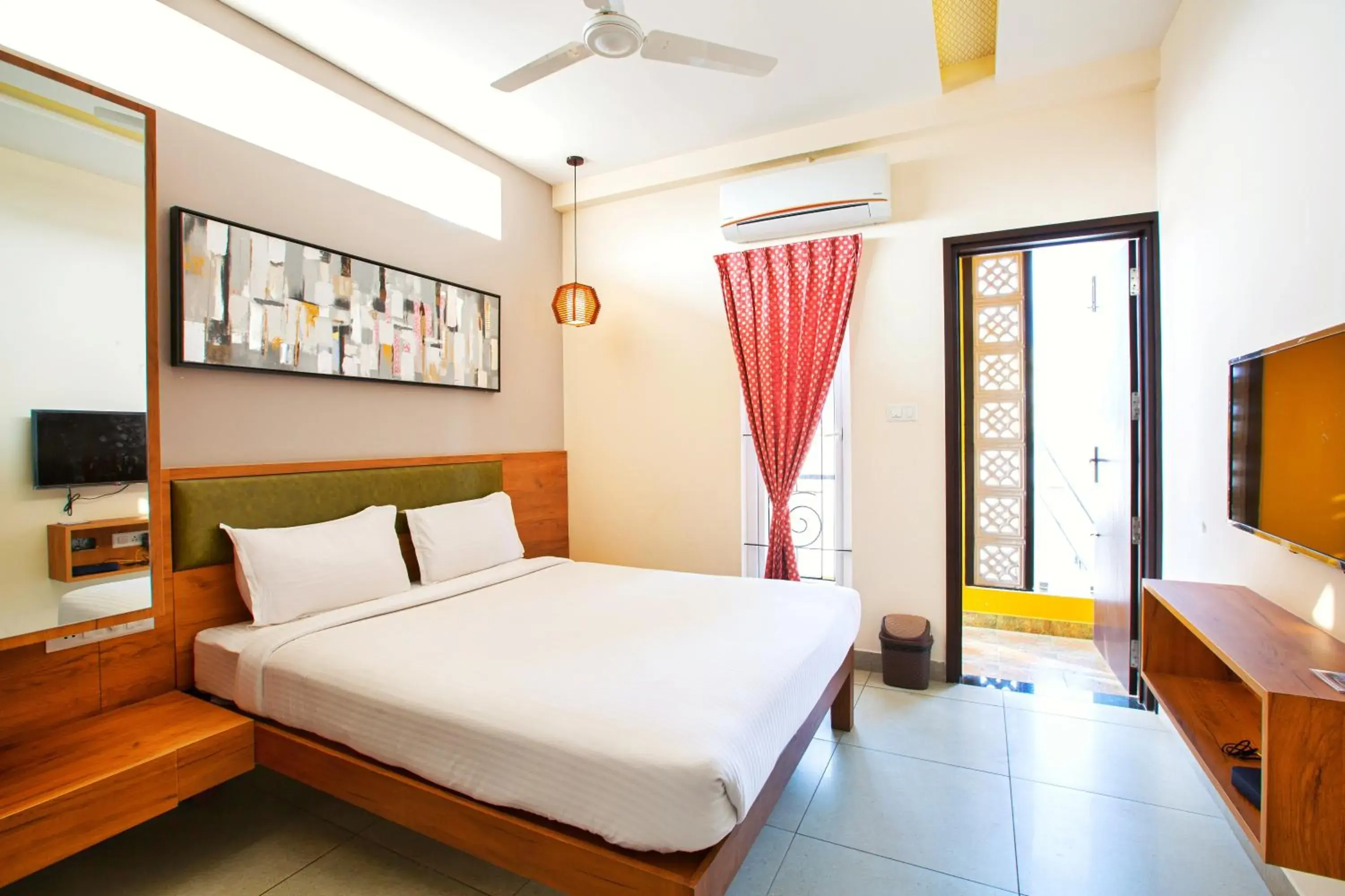 King Room with Balcony in Sarvam Serviced Apartment King Room with Balcony in Sarvam Serviced Apartment