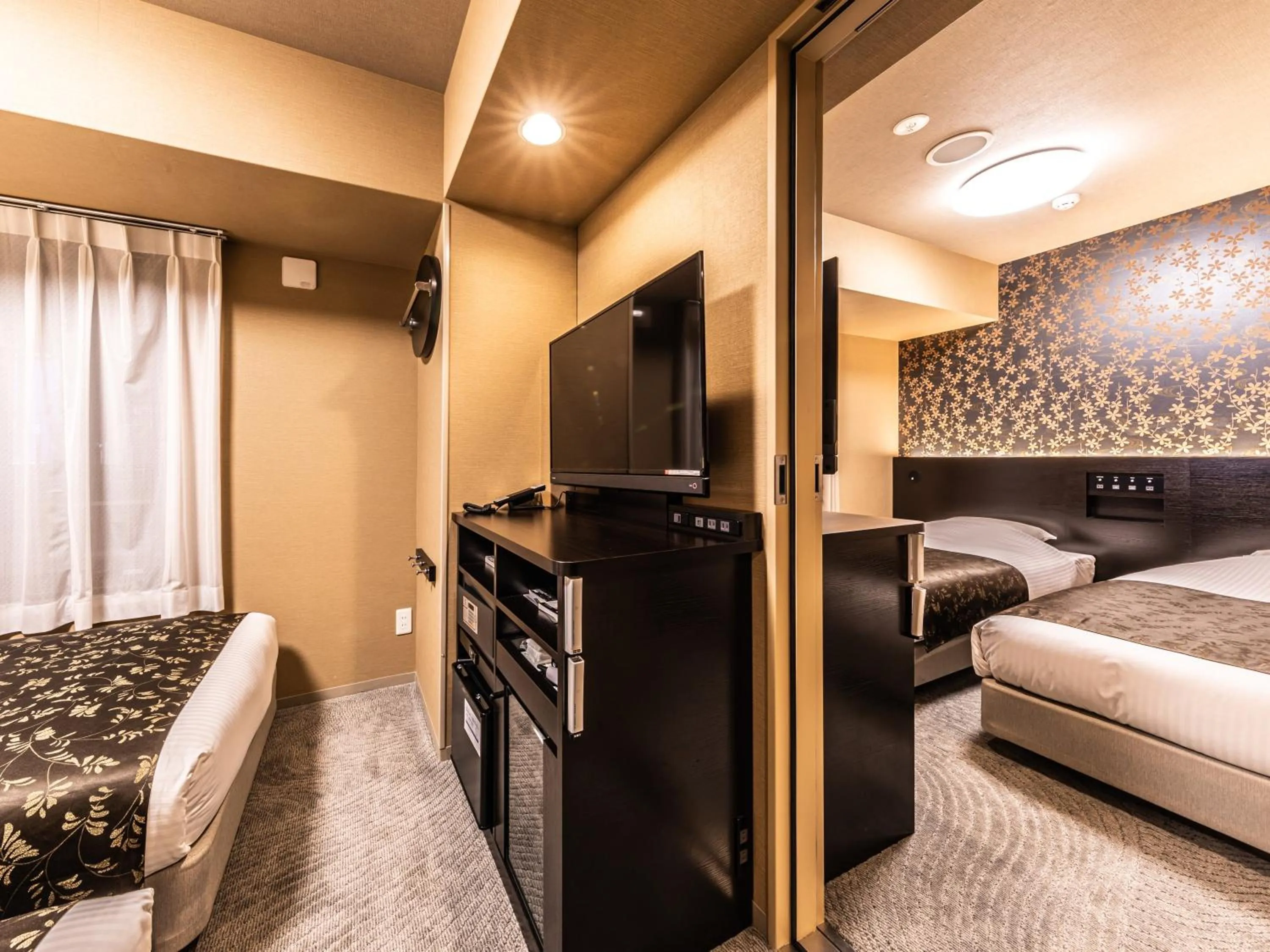 Photo of the whole room, Bed in APA Hotel Shin Osaka Ekimae Tower