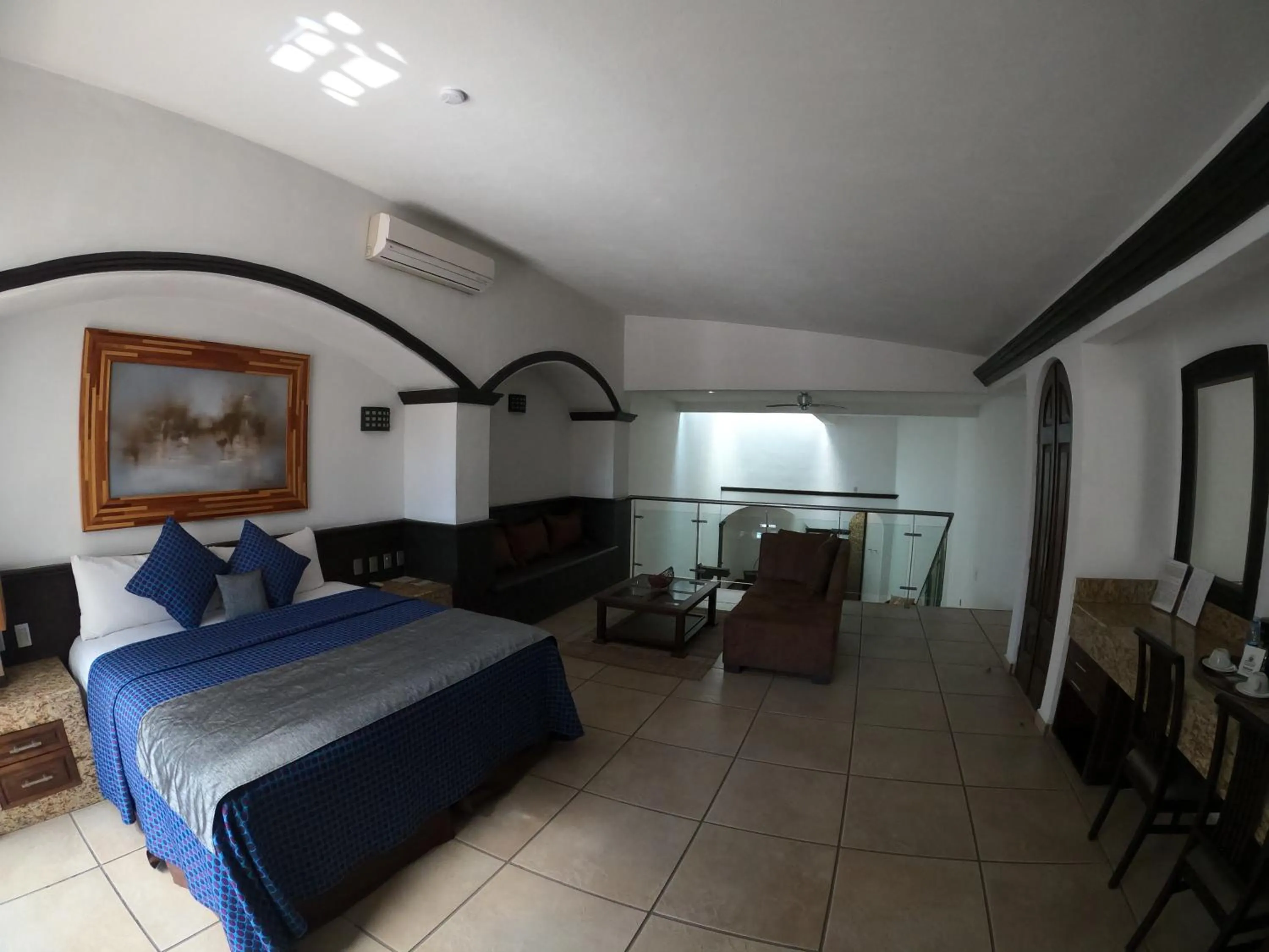 Photo of the whole room, Bed in The Latit Hotel Querétaro