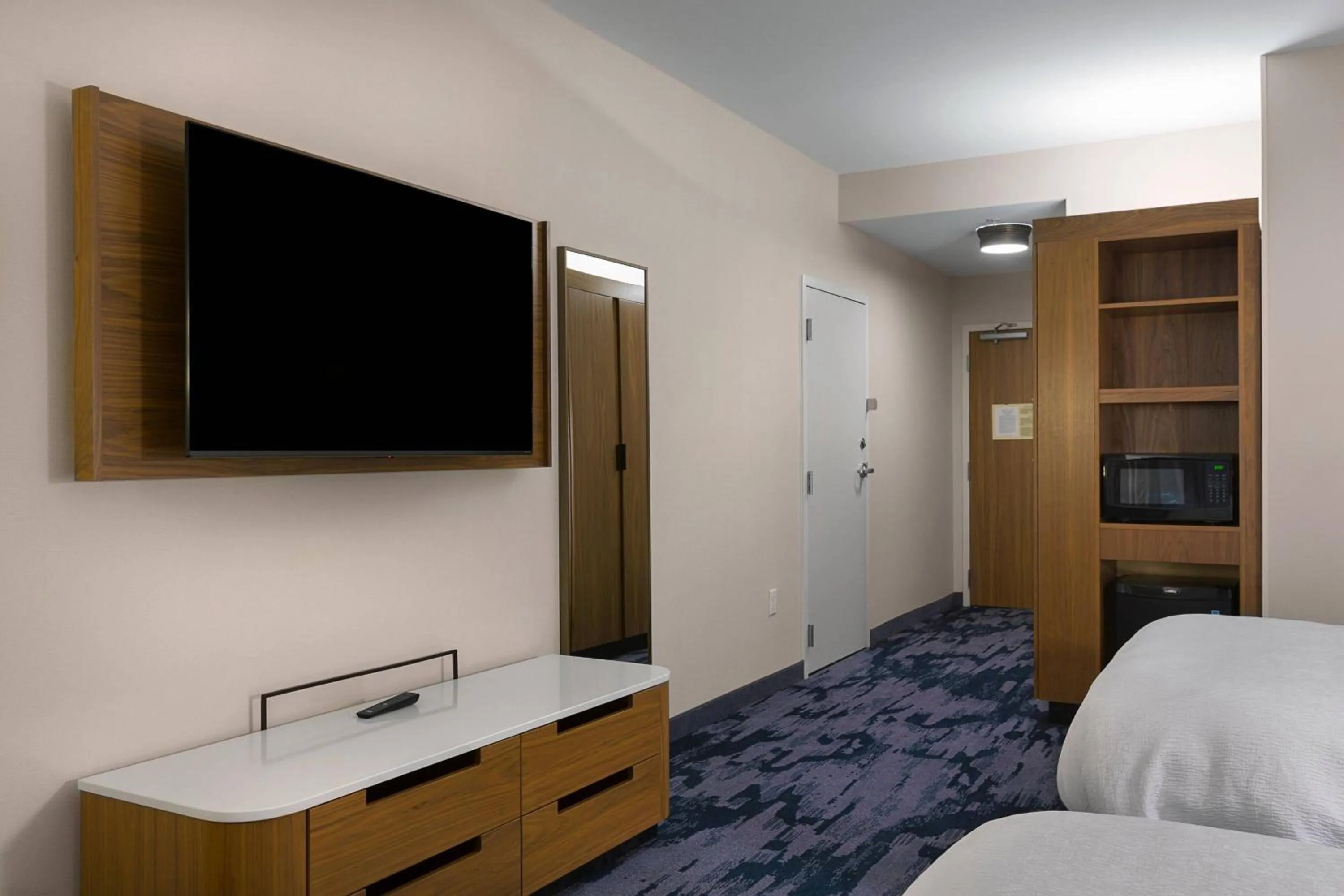 Photo of the whole room, Bed in Fairfield by Marriott Inn & Suites Statesville