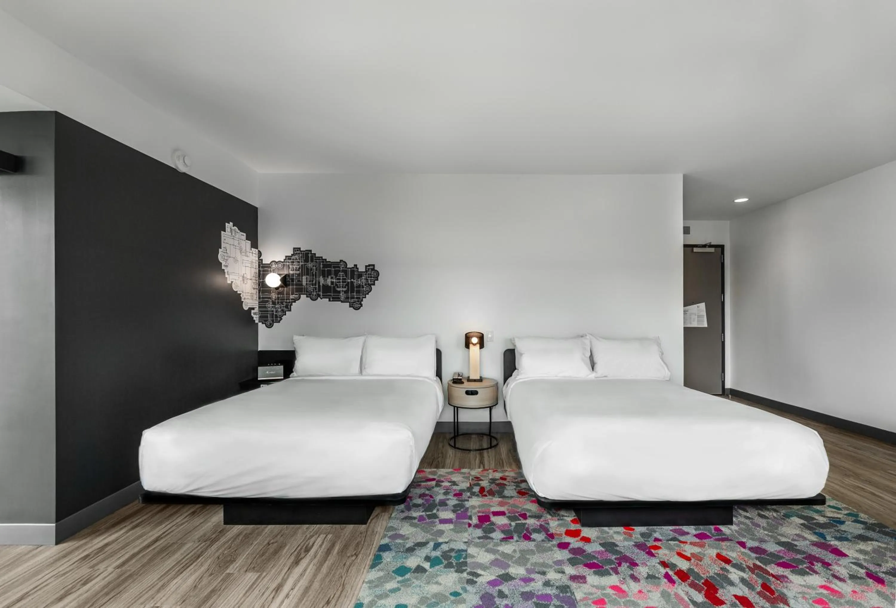 Guests, Bed in Aloft Columbus Easton