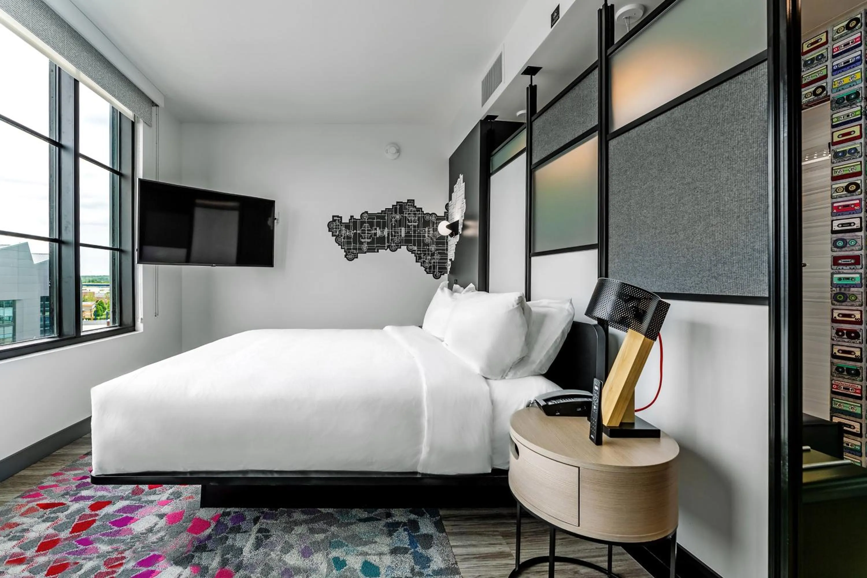 Photo of the whole room, Bed in Aloft Columbus Easton