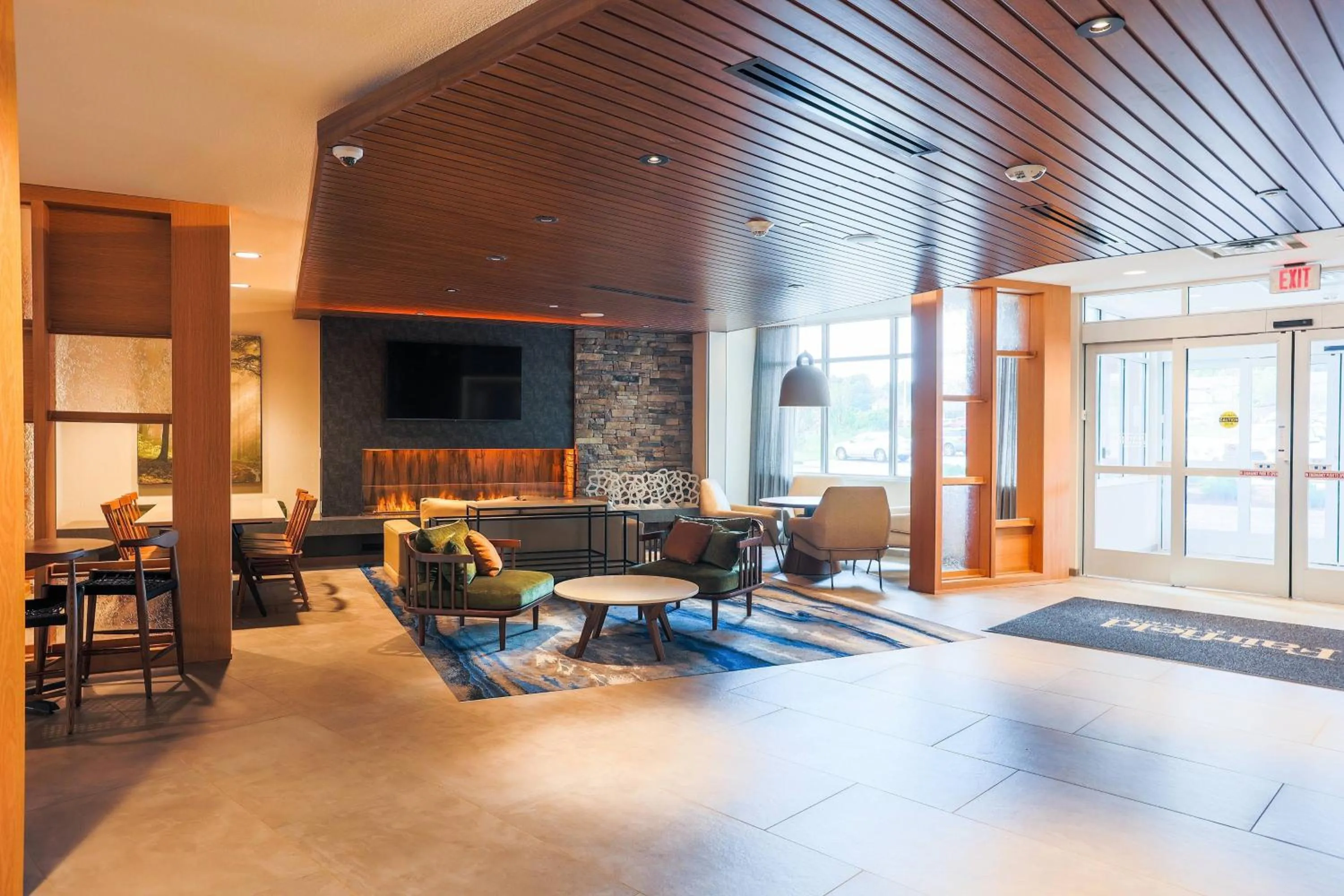 Lobby or reception in Fairfield Inn & Suites Marquette