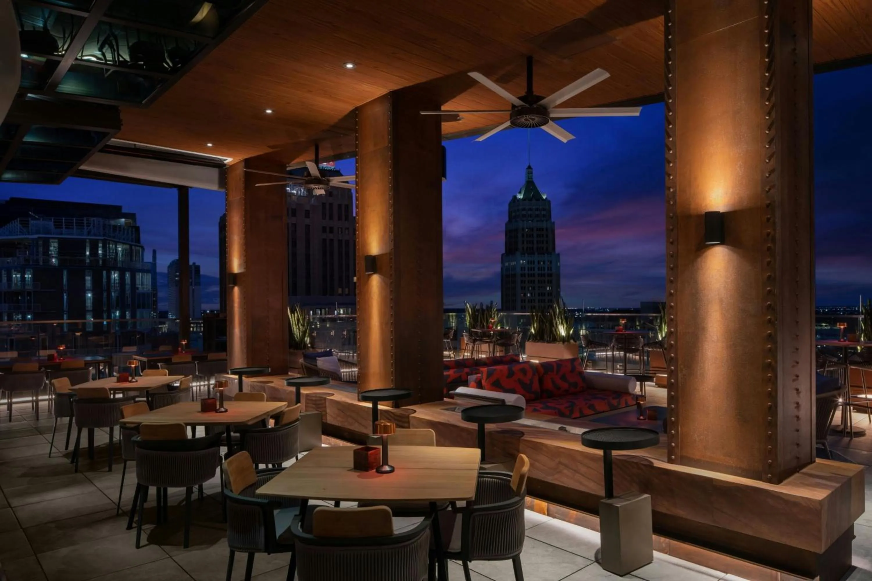 Restaurant/places to eat in AC Hotel by Marriott San Antonio Riverwalk