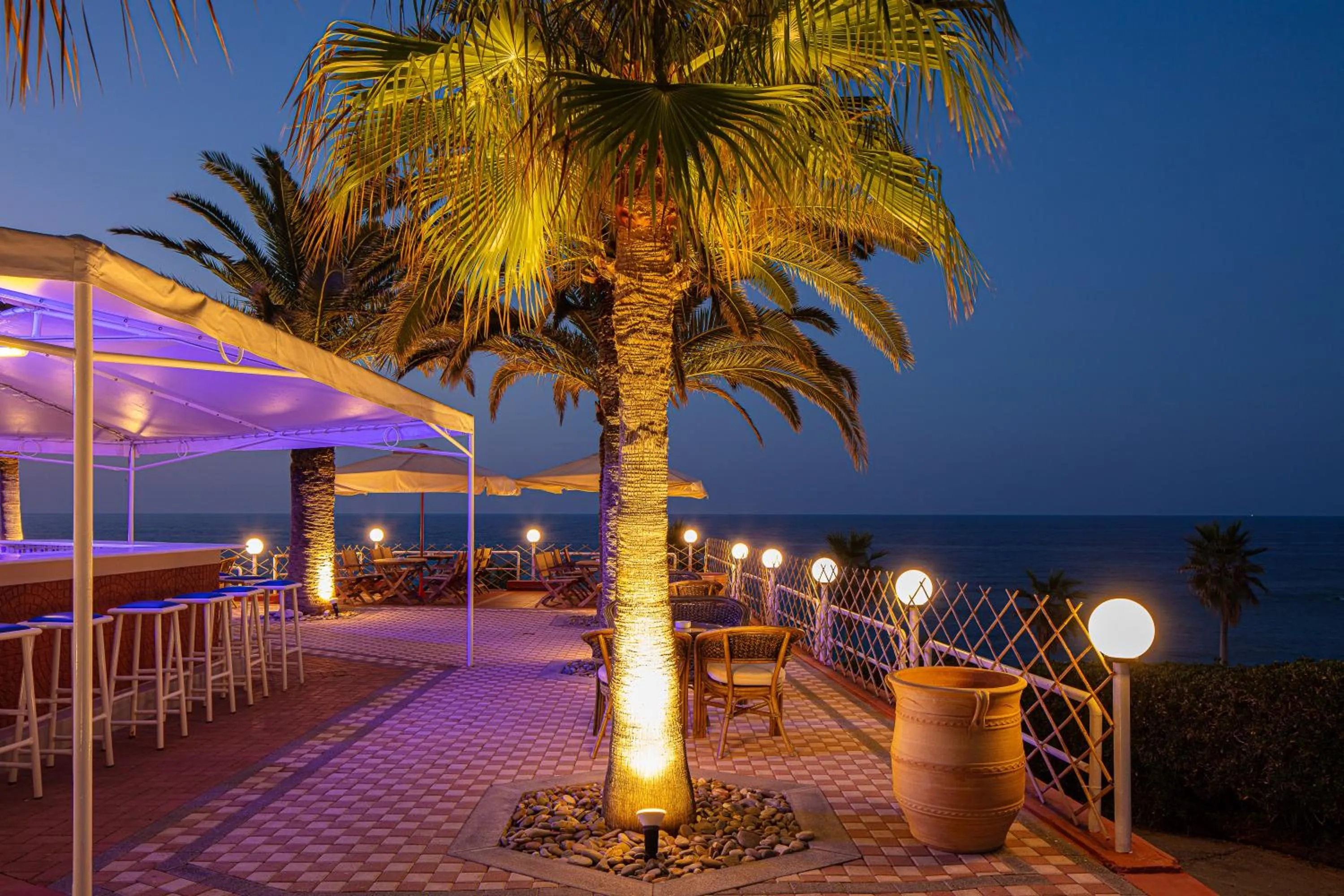 Patio in Europa Resort Hotel