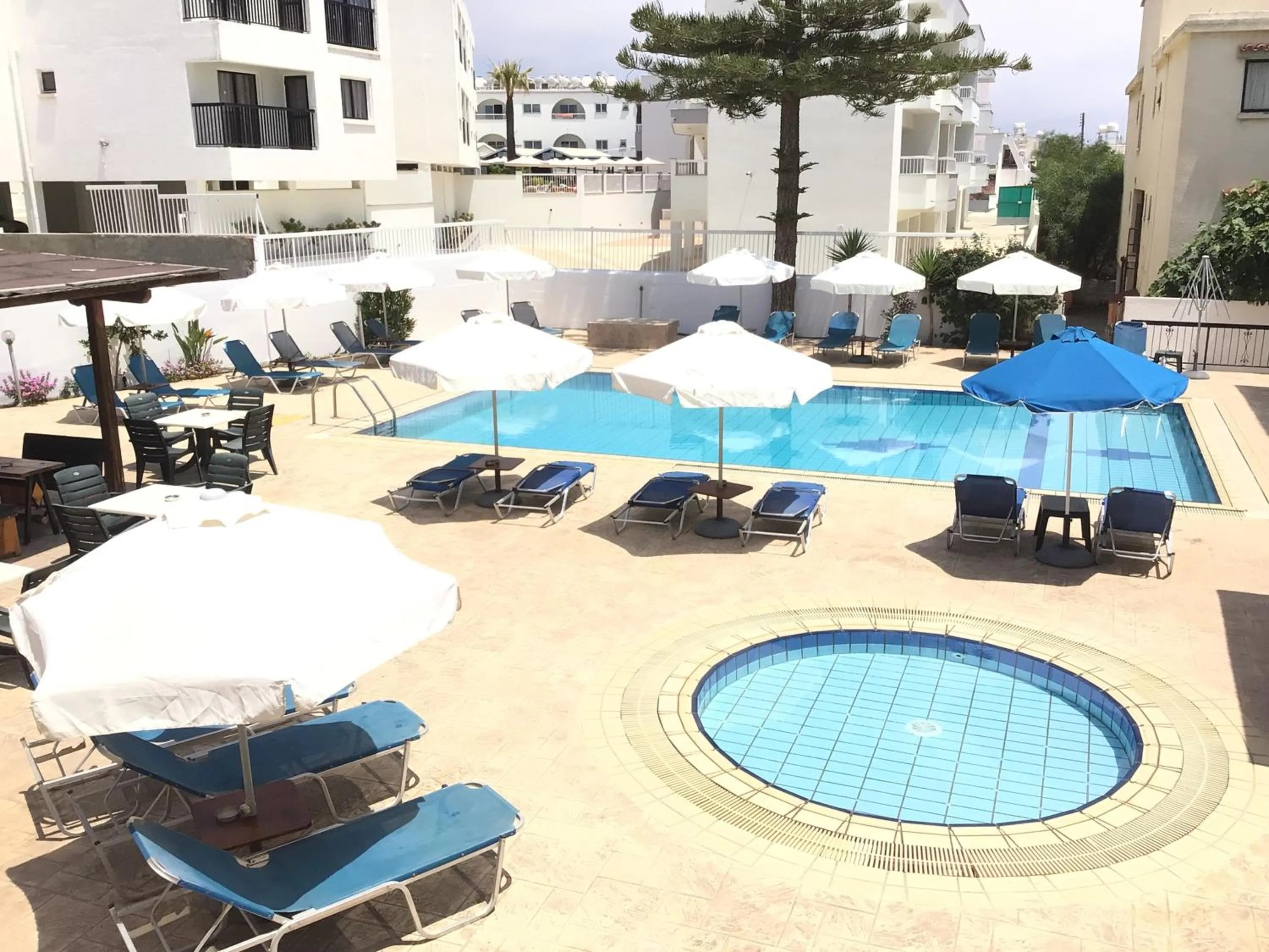 Swimming pool in Florea Hotel Apartments
