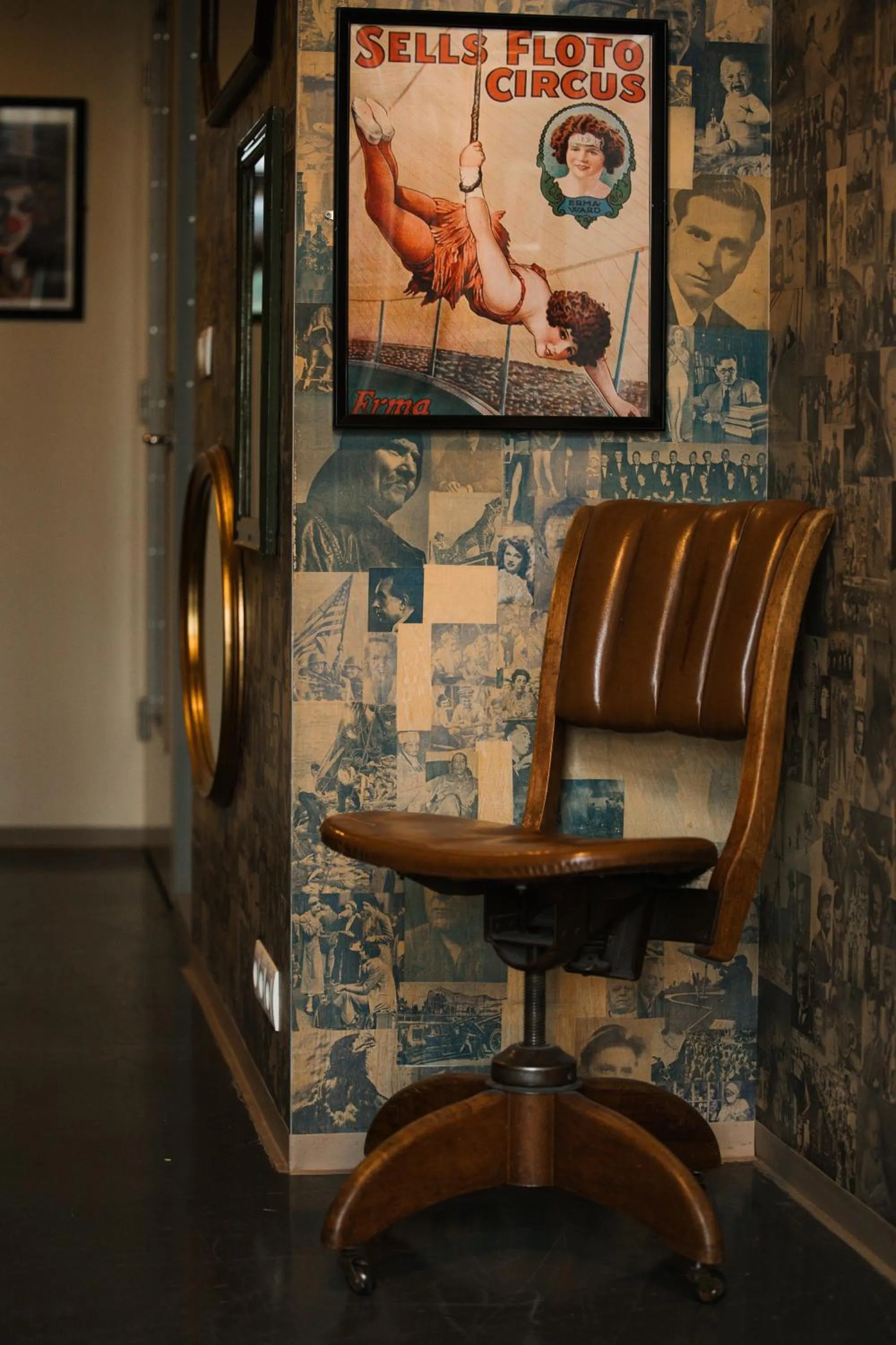 Seating area in KEX Hostel and Hotel