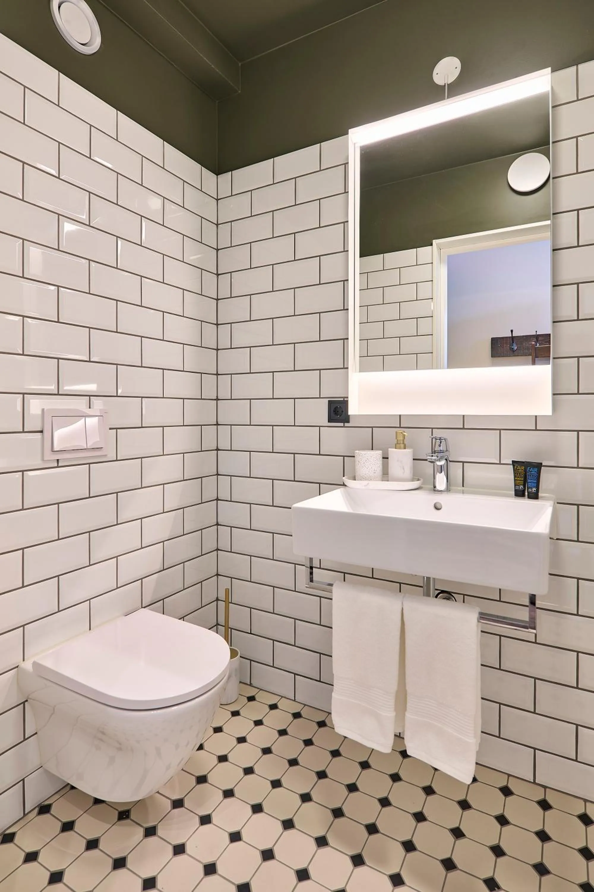 Toilet in KEX Hostel and Hotel