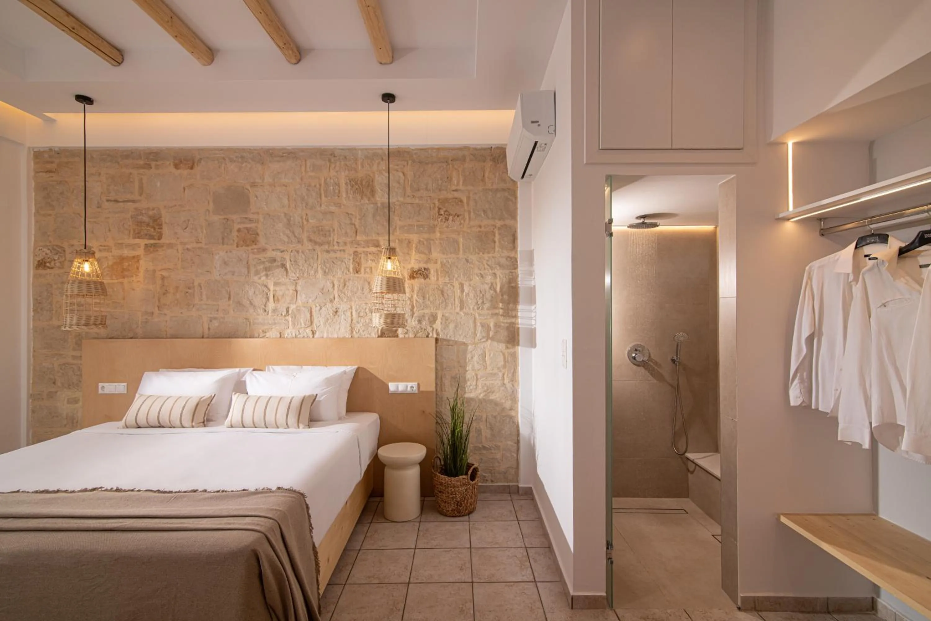 Photo of the whole room, Bed in Elèa Concept Hotel & Suites