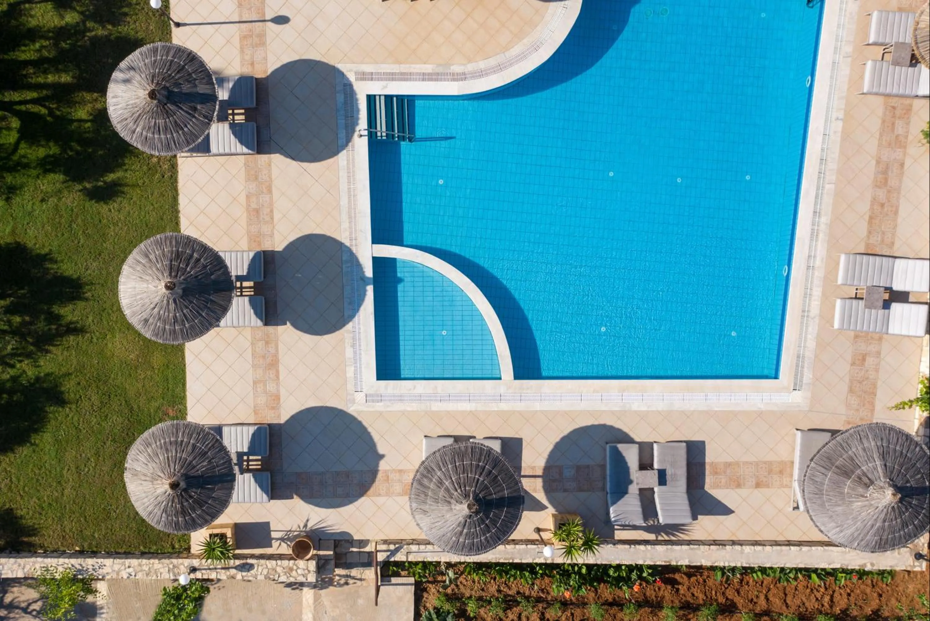 Swimming pool in Elèa Concept Hotel & Suites