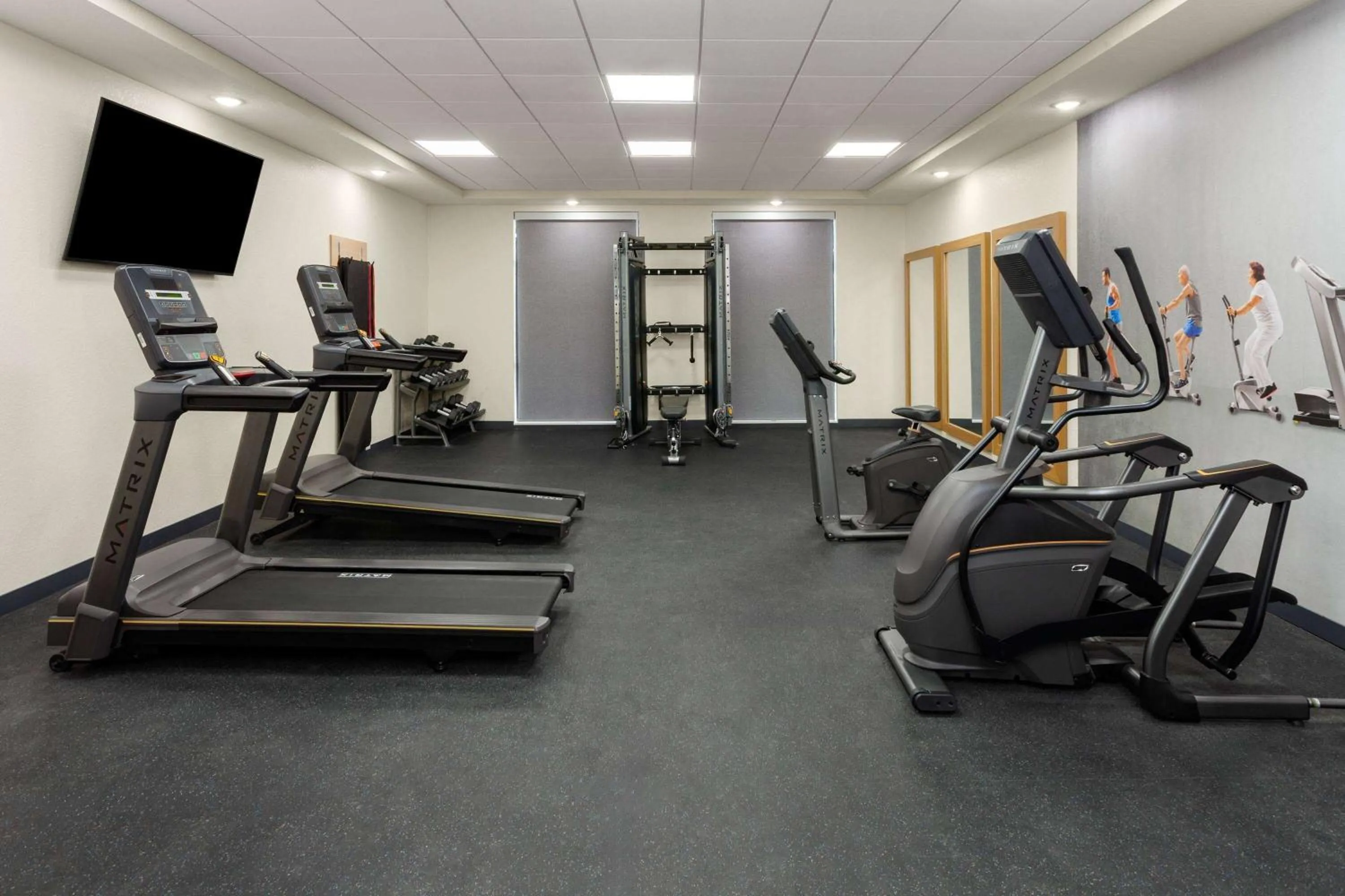 Fitness centre/facilities in La Quinta Inn & Suites by Wyndham Coralville Iowa City