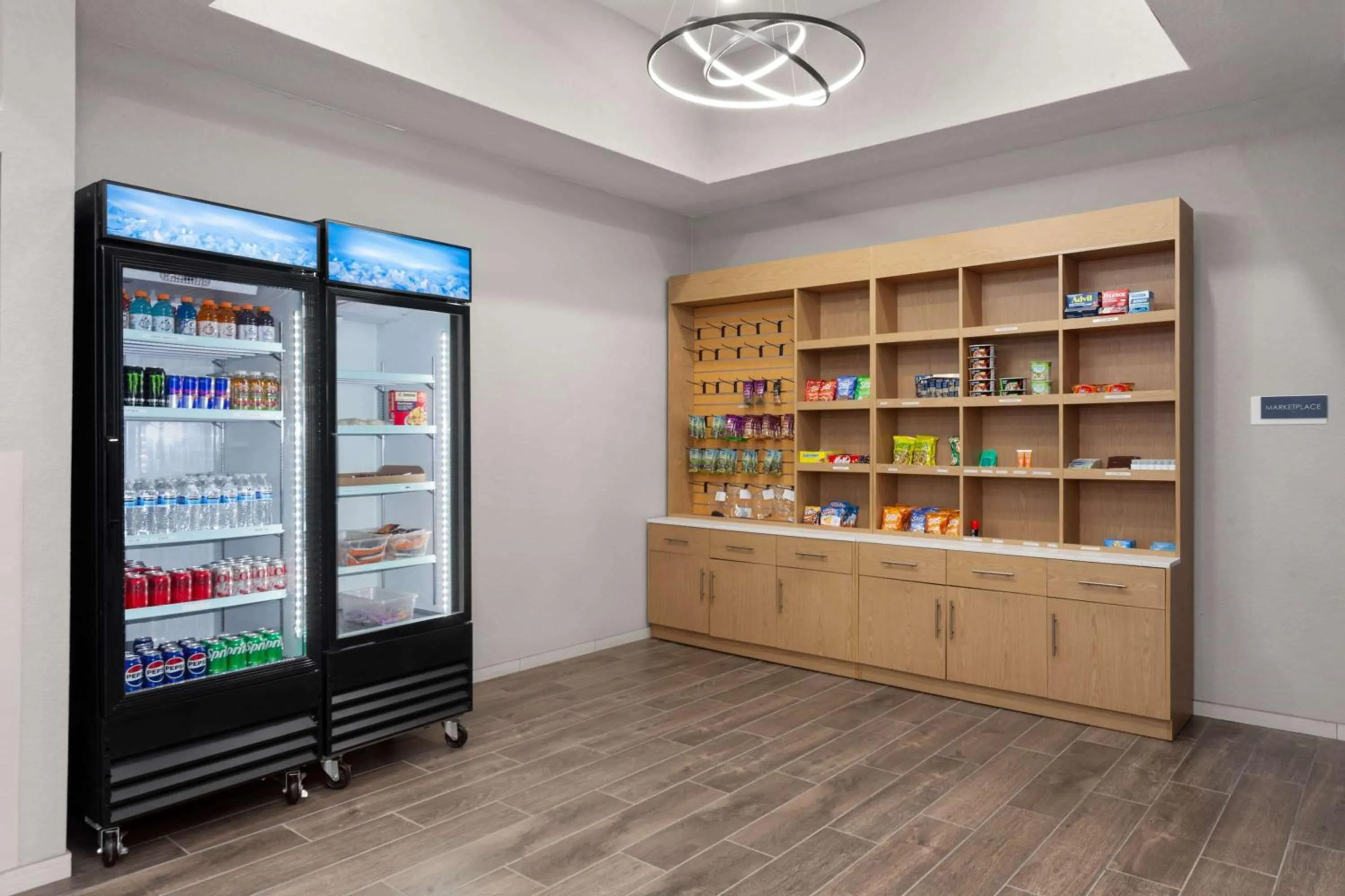 Food and drinks in La Quinta Inn & Suites by Wyndham Coralville Iowa City