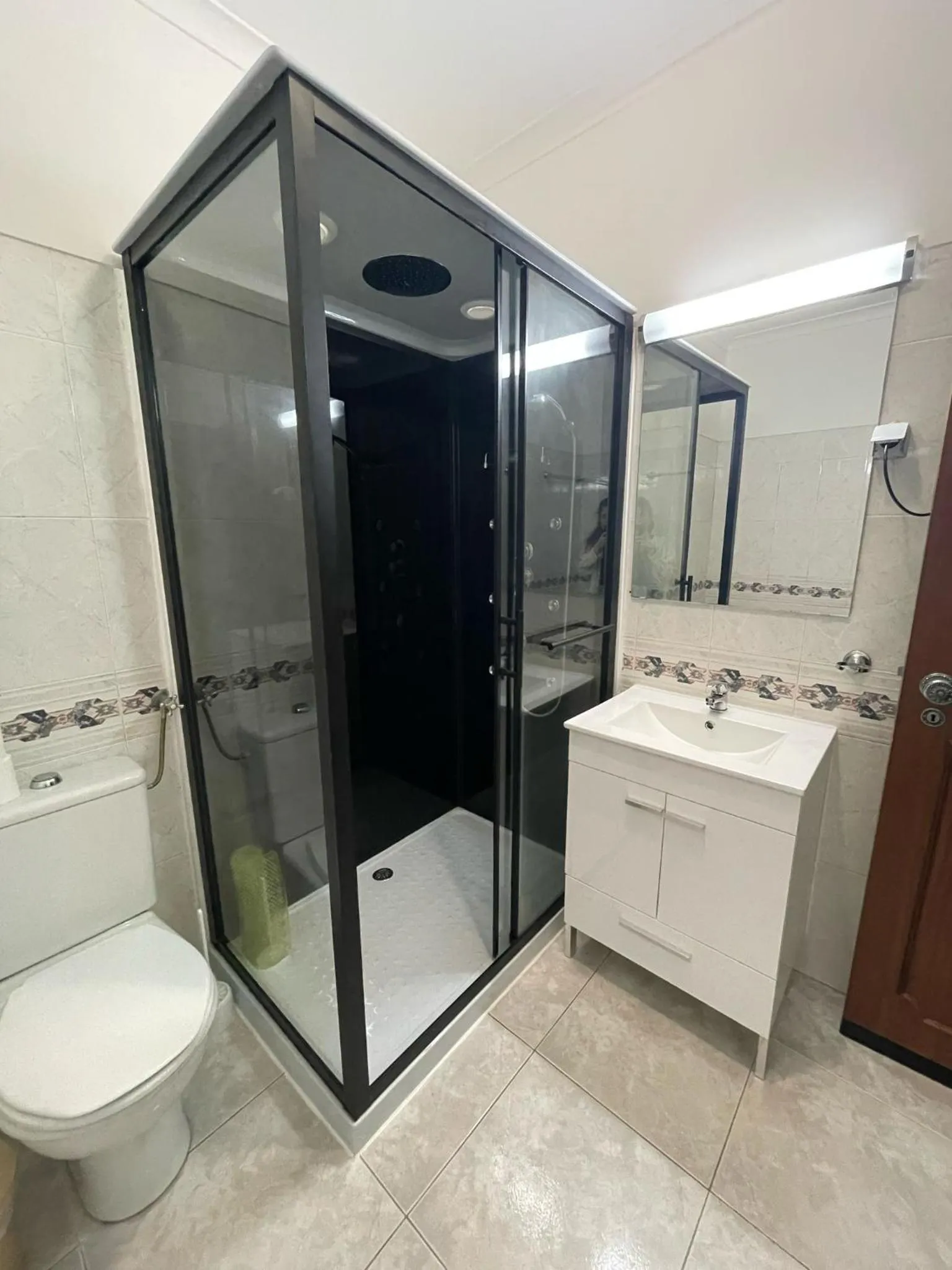 Bathroom in cantinho do mar