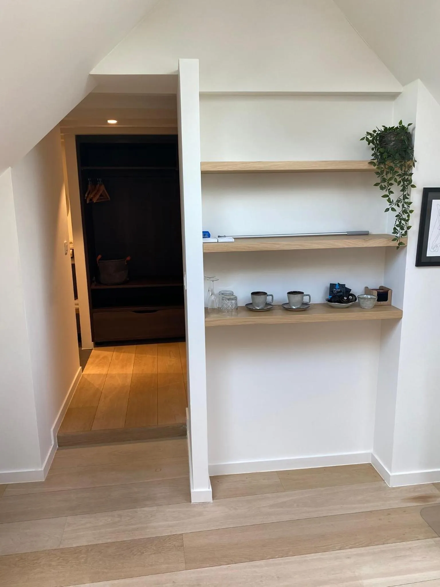 wardrobe in B&B Anna9